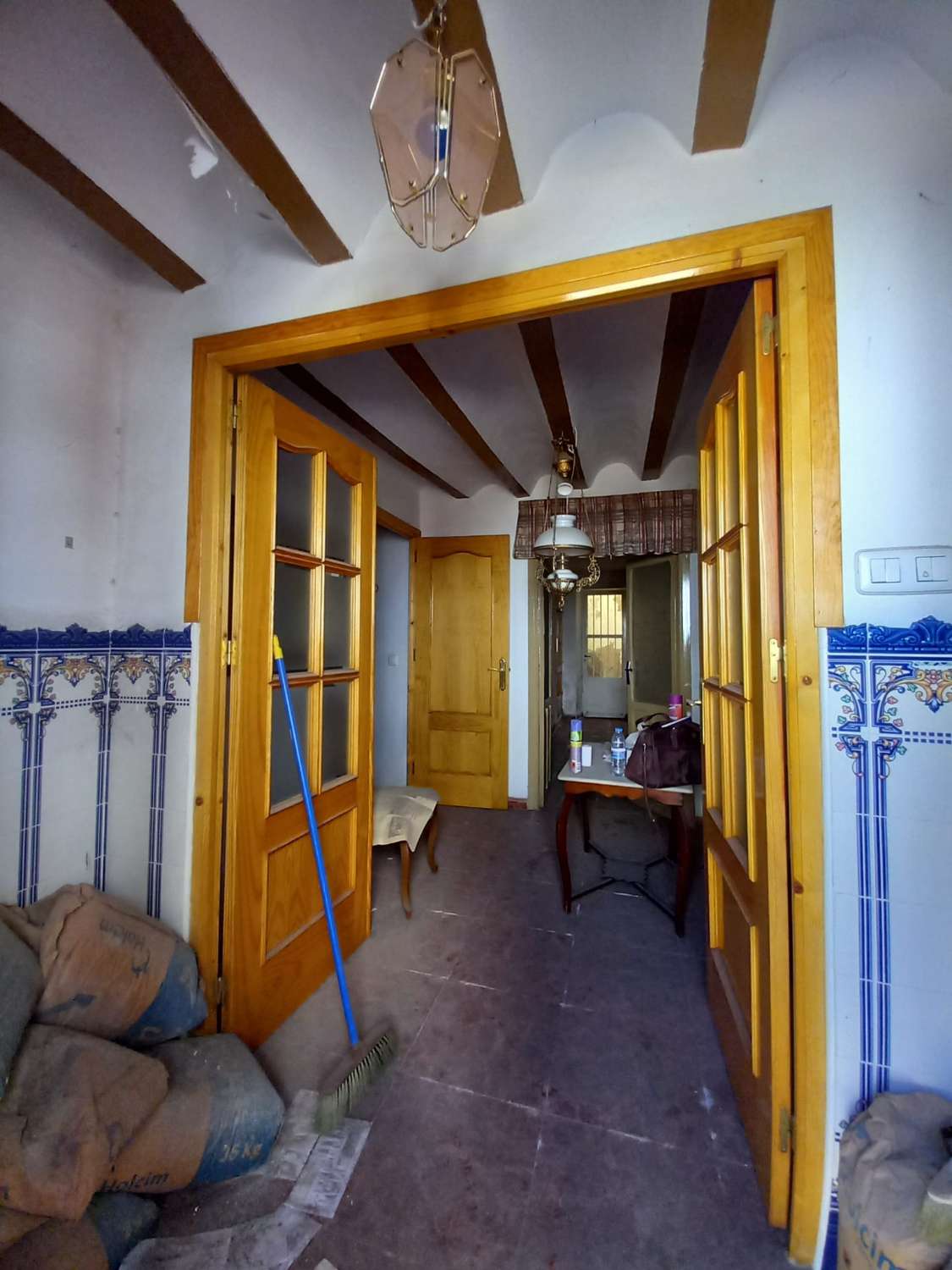 House for renovation in the historic center of Vélez-Blanco