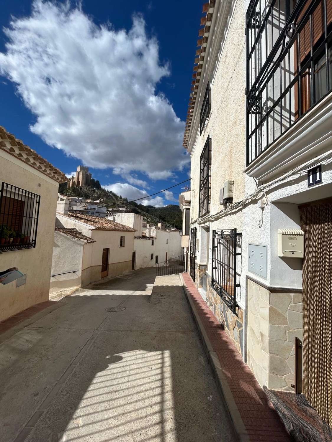 Spacious house in the center of Vélez Blanco with 6 bedrooms