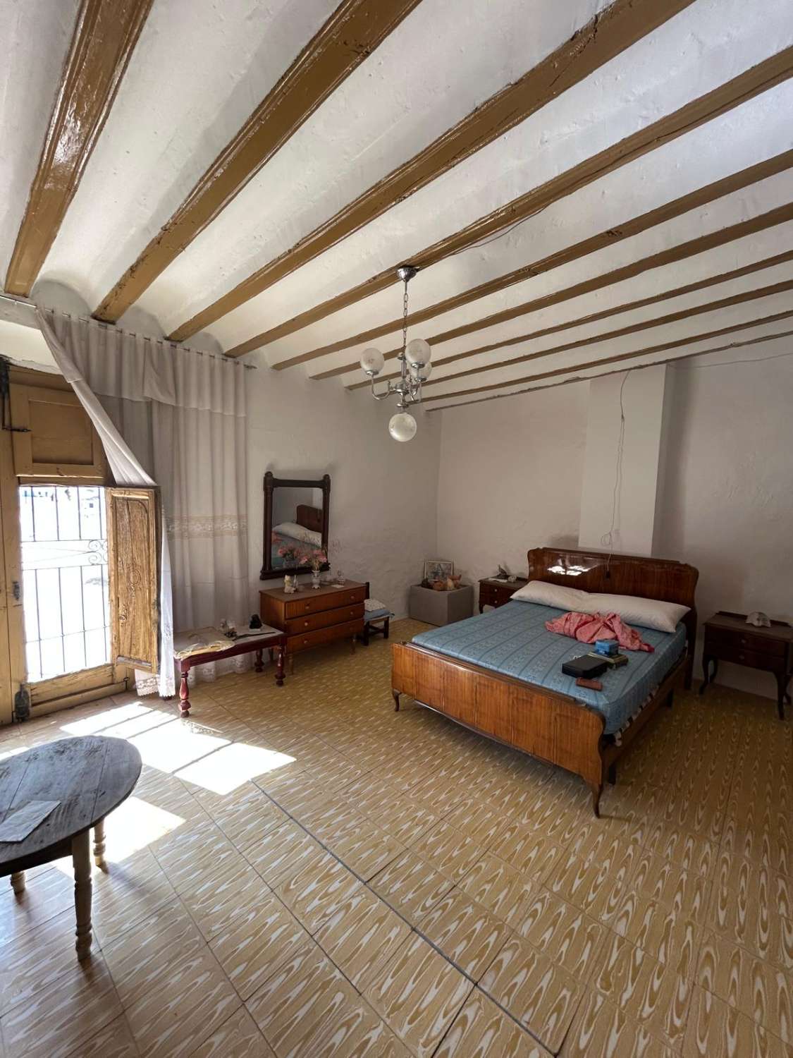 Ruim huis in het centrum van Vélez Blanco met 3 verdiepingen en 6 slaapkamers