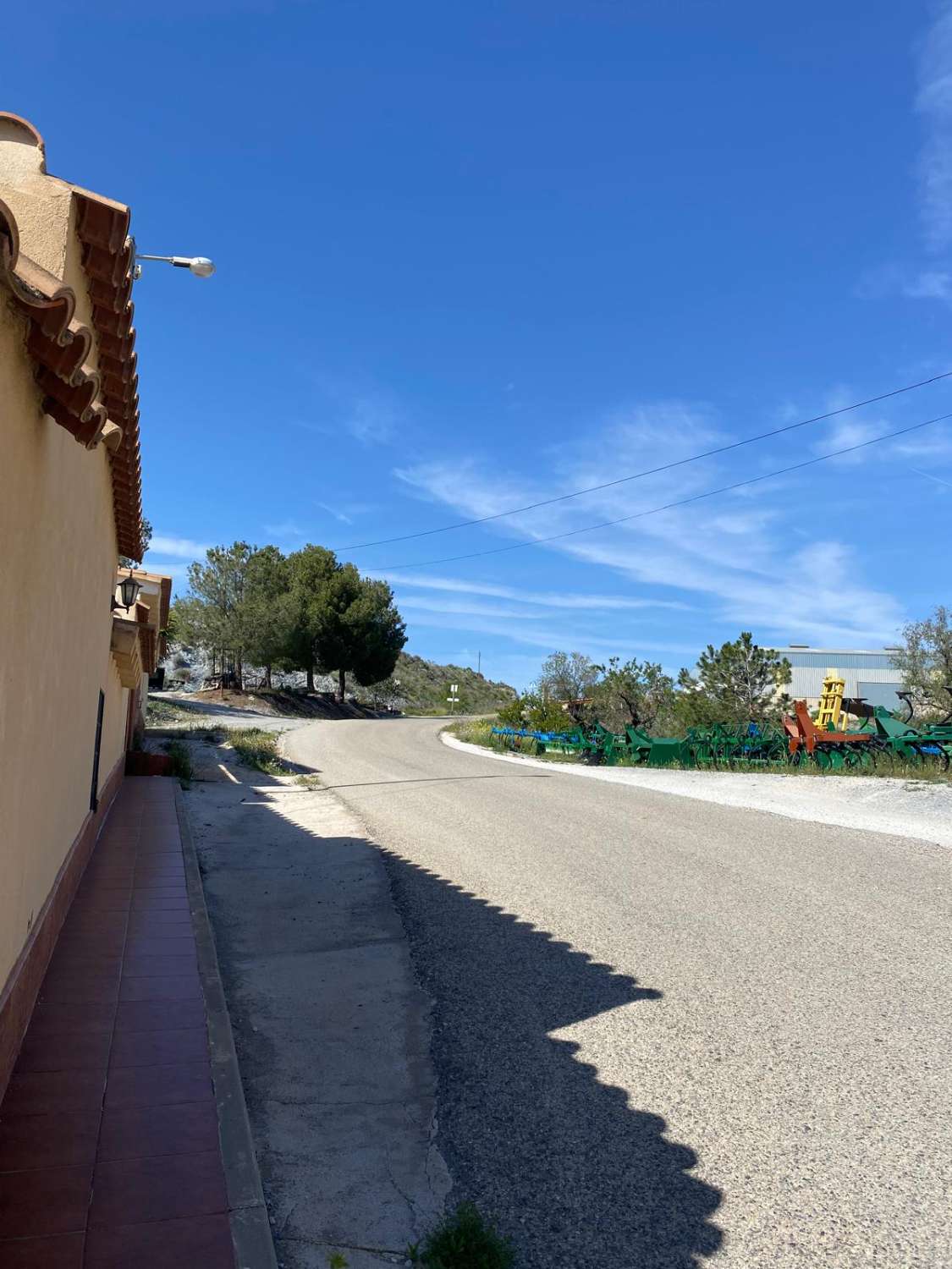 Large, partially renovated town house in Henares
