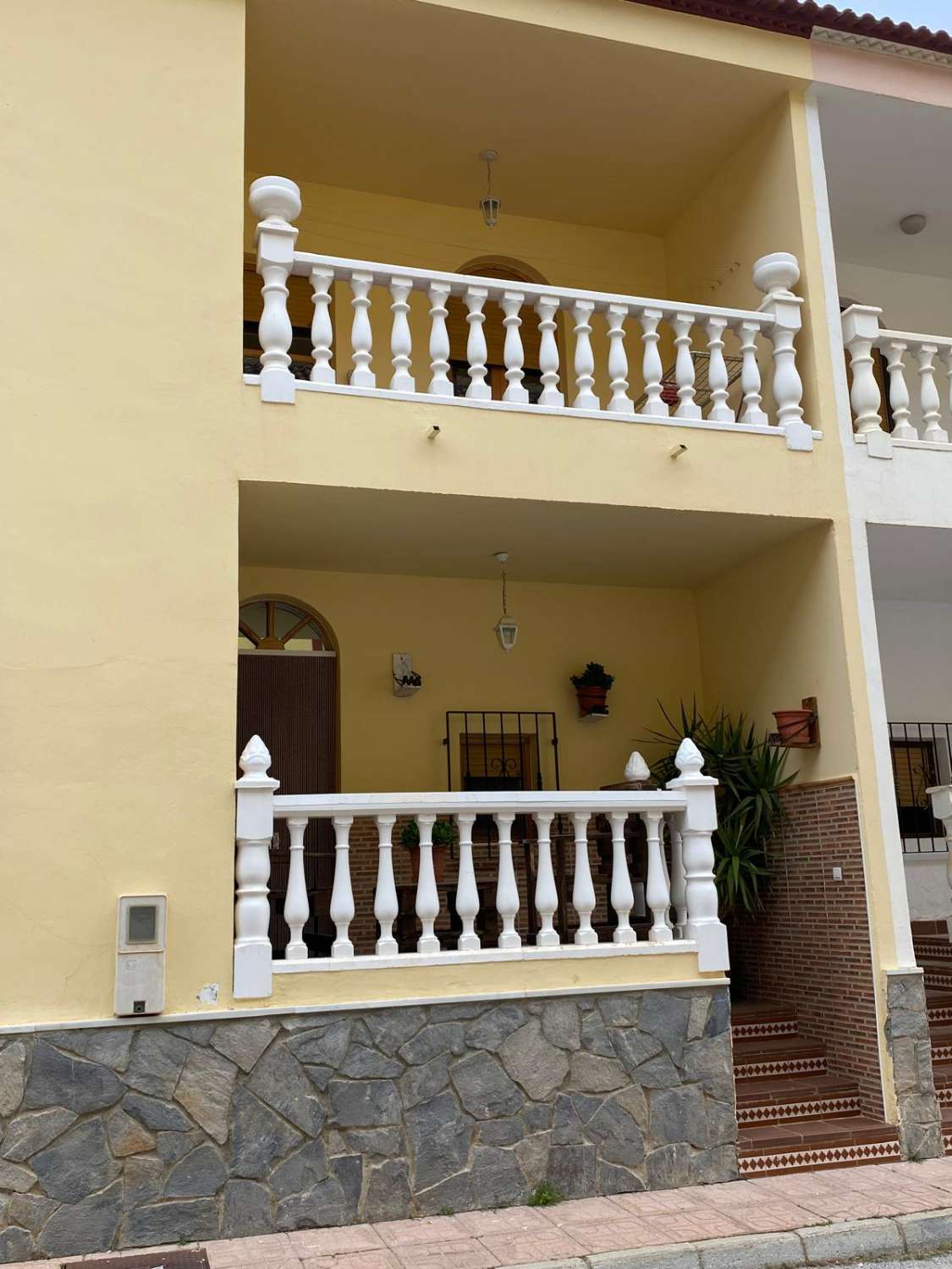 Immaculate 3 Bedroom, 2 bathroom house in Oria with outdoor space & terrace