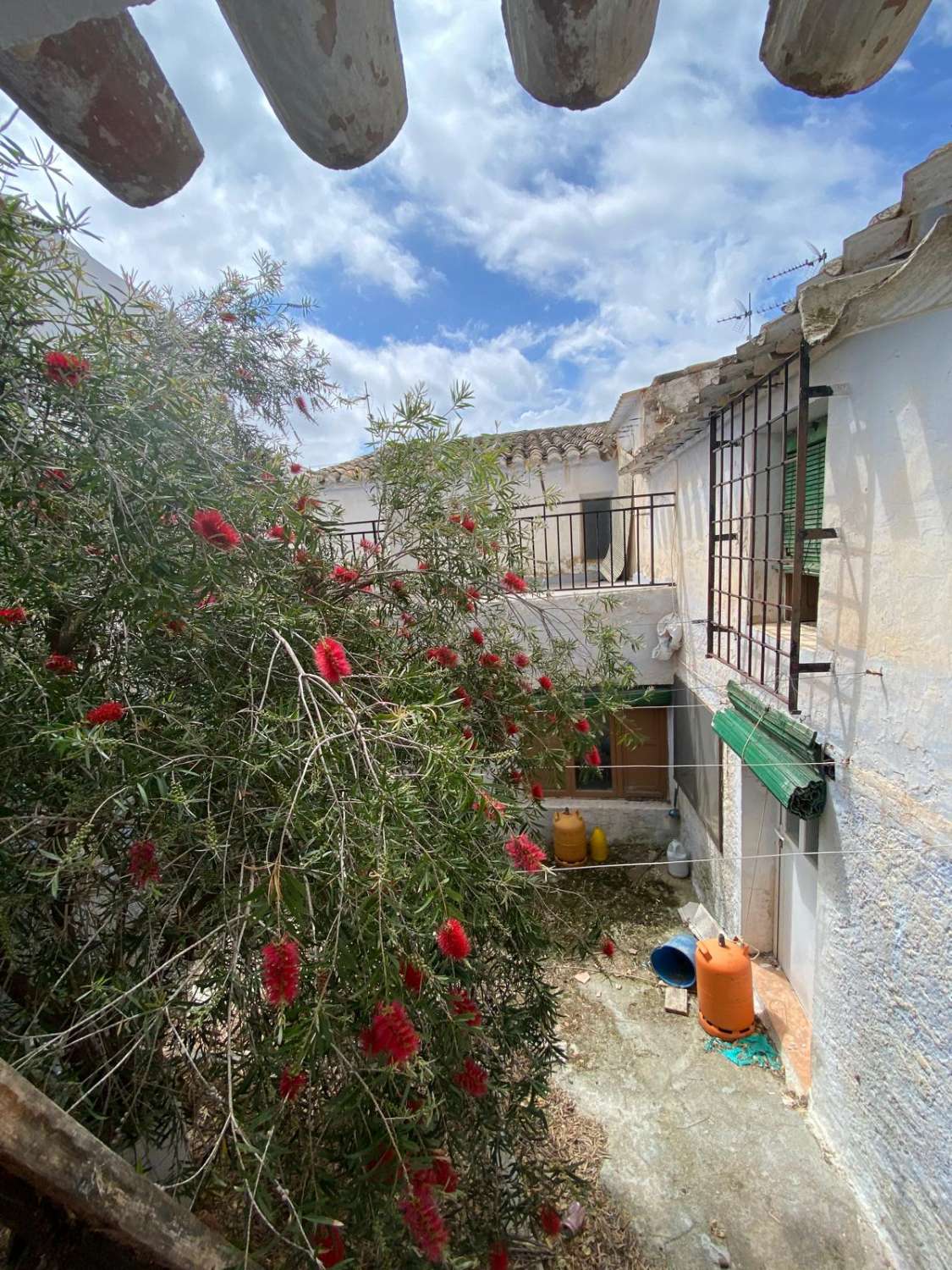 5 bedroom house in Oria with 1,700m2 of land with gardens and terraces