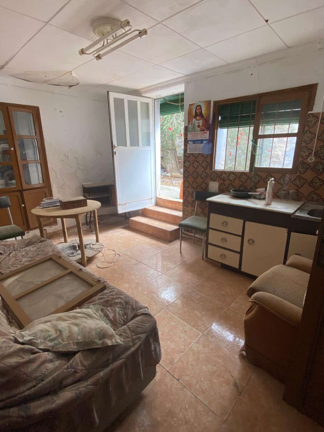 5 bedroom house in Oria with 1,700m2 of land with gardens and terraces