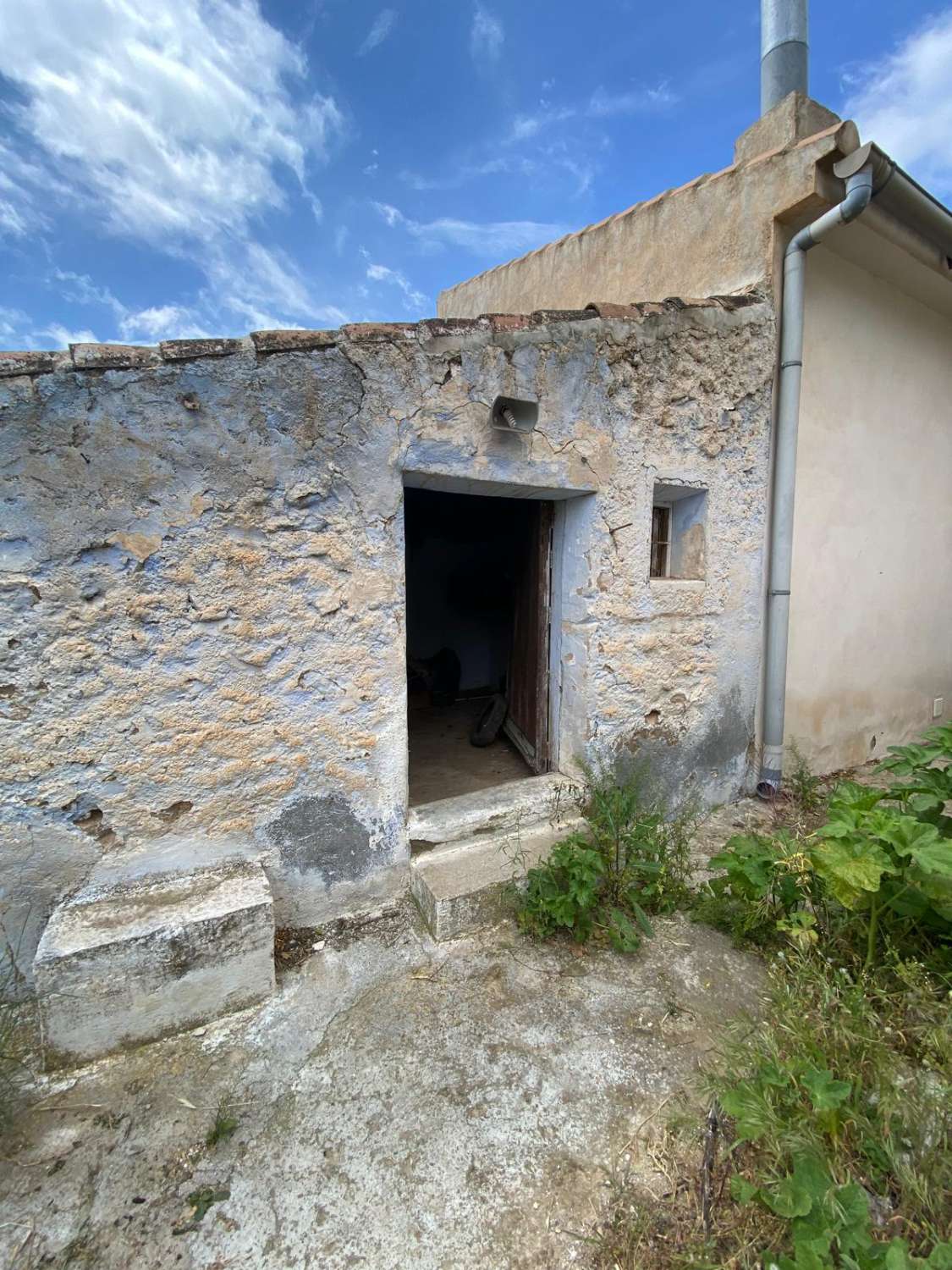 5 bedroom house in Oria with 1,700m2 of land with gardens and terraces