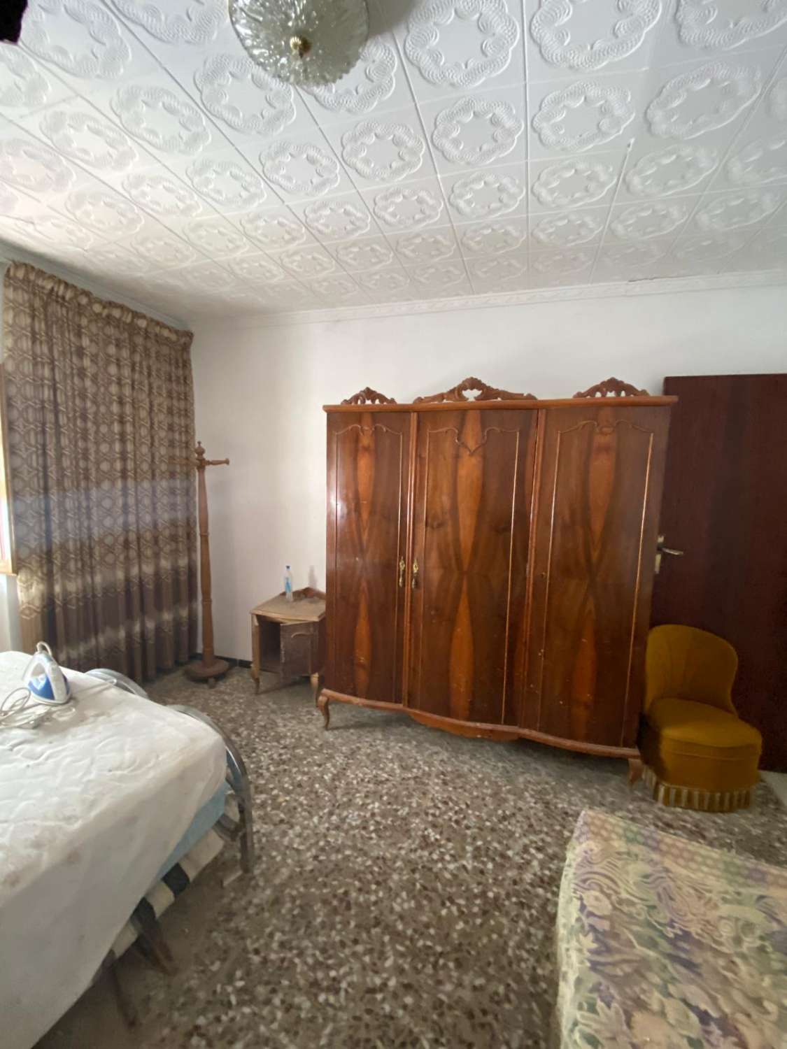 5 bedroom house in Oria with 1,700m2 of land with gardens and terraces