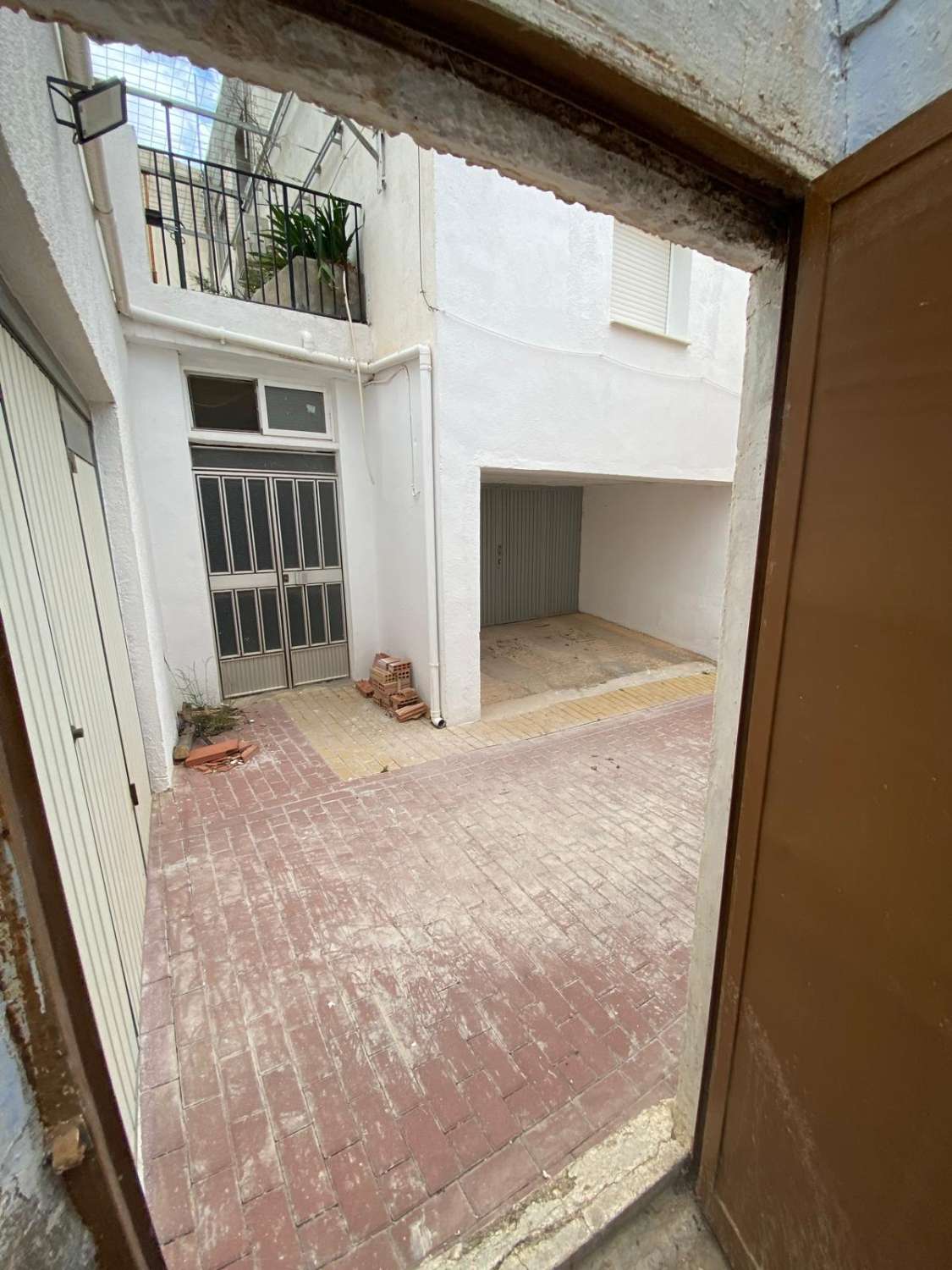 5 bedroom house in Oria with 1,700m2 of land with gardens and terraces