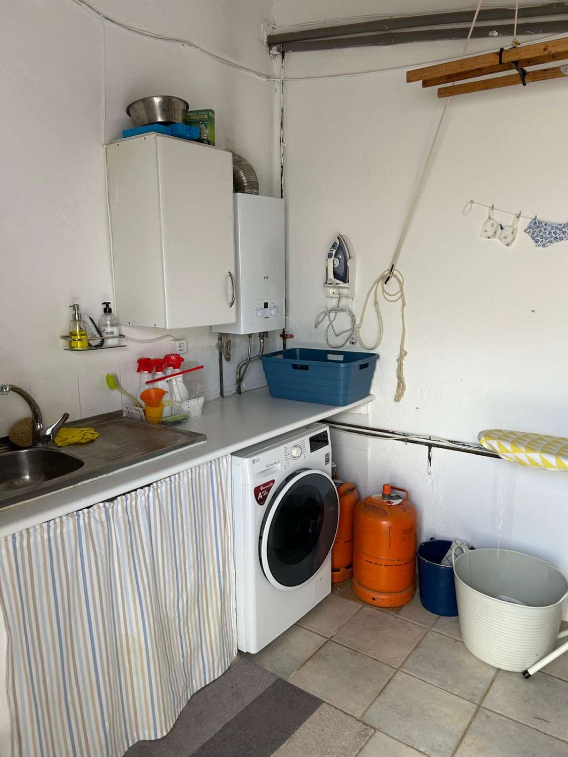 Vrijstaande woning met 3 slaapkamers en 3 badkamers, prachtig gerestaureerd