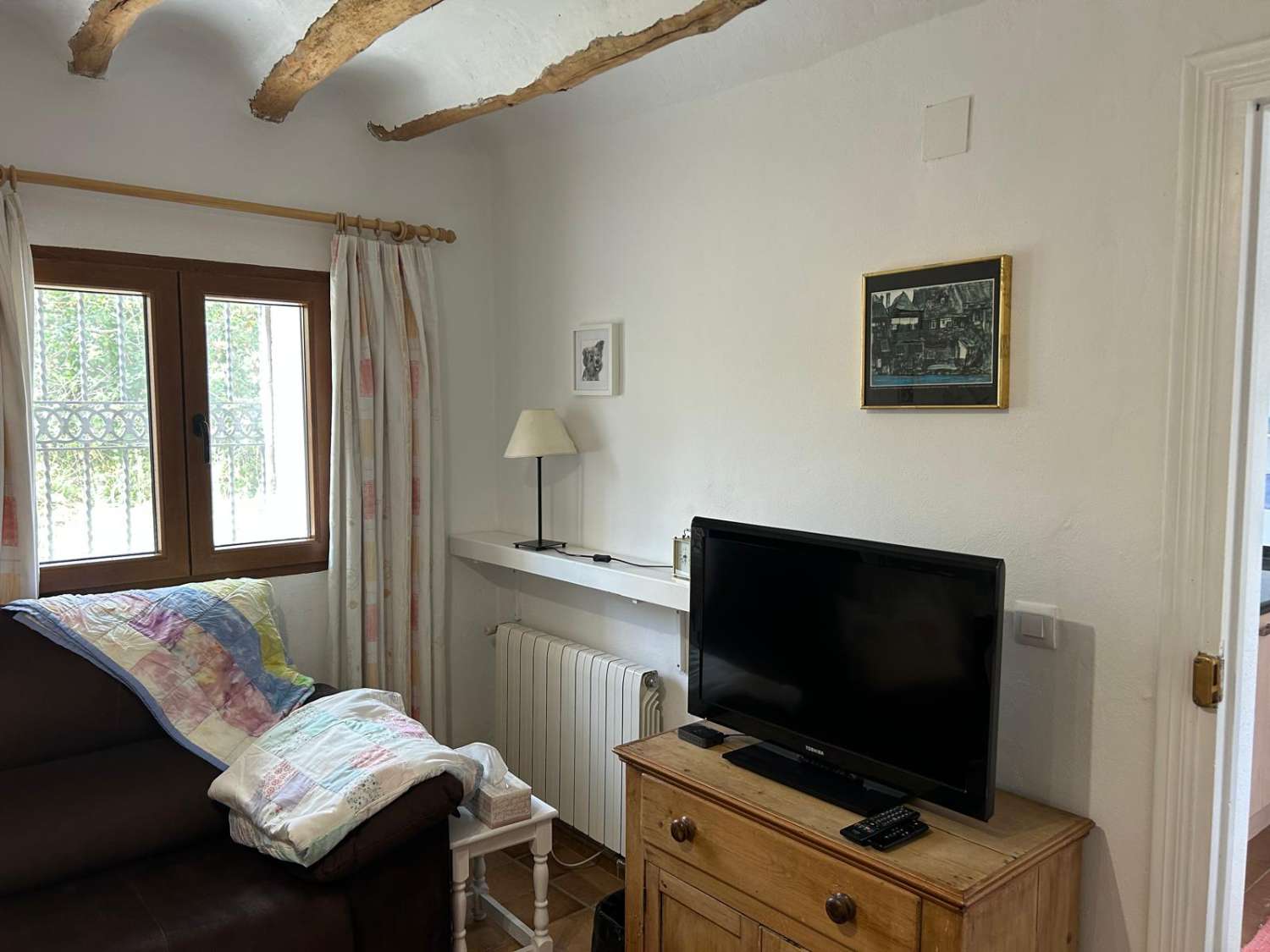 Vrijstaande woning met 3 slaapkamers en 3 badkamers, prachtig gerestaureerd