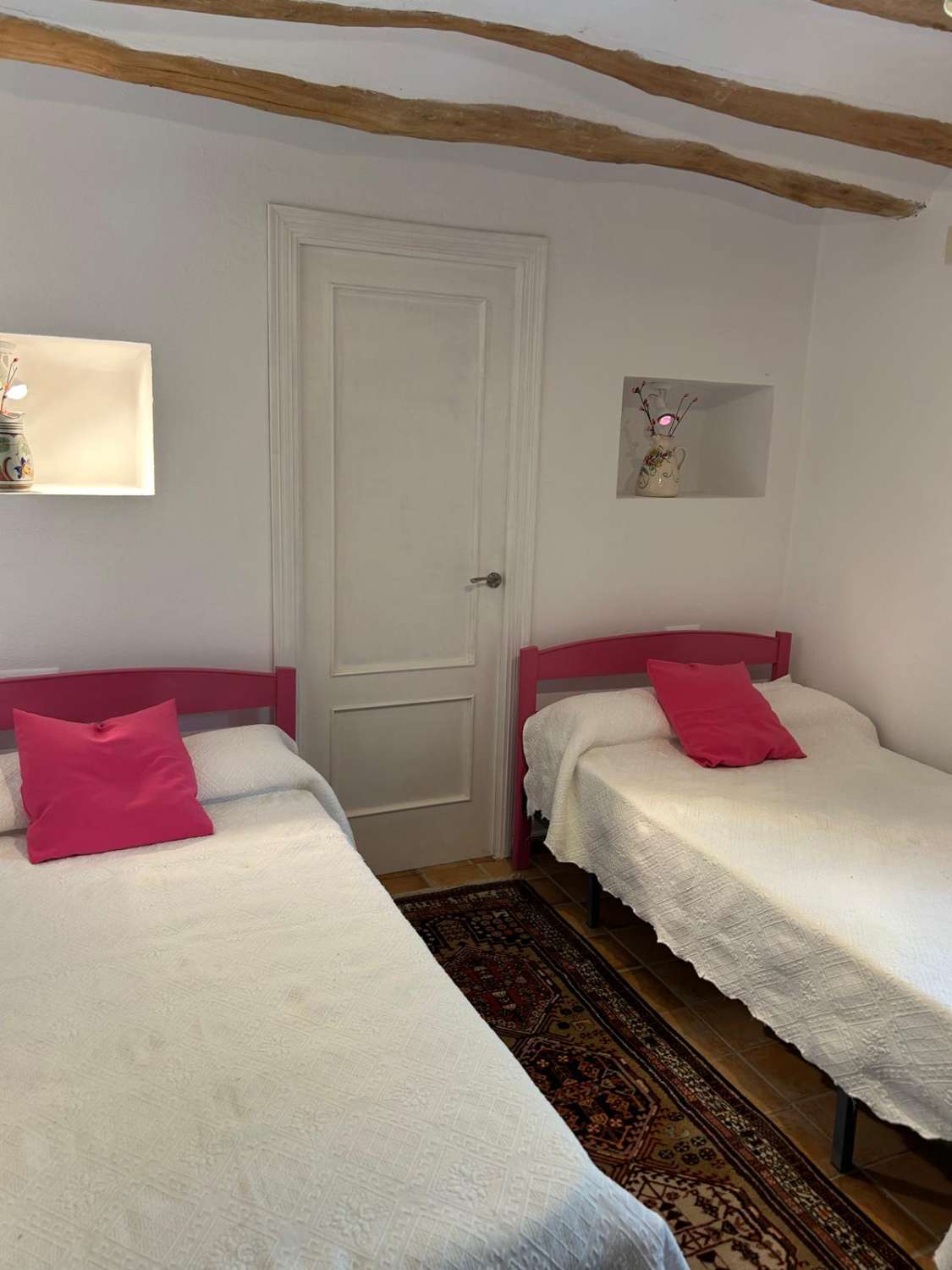 Vrijstaande woning met 3 slaapkamers en 3 badkamers, prachtig gerestaureerd