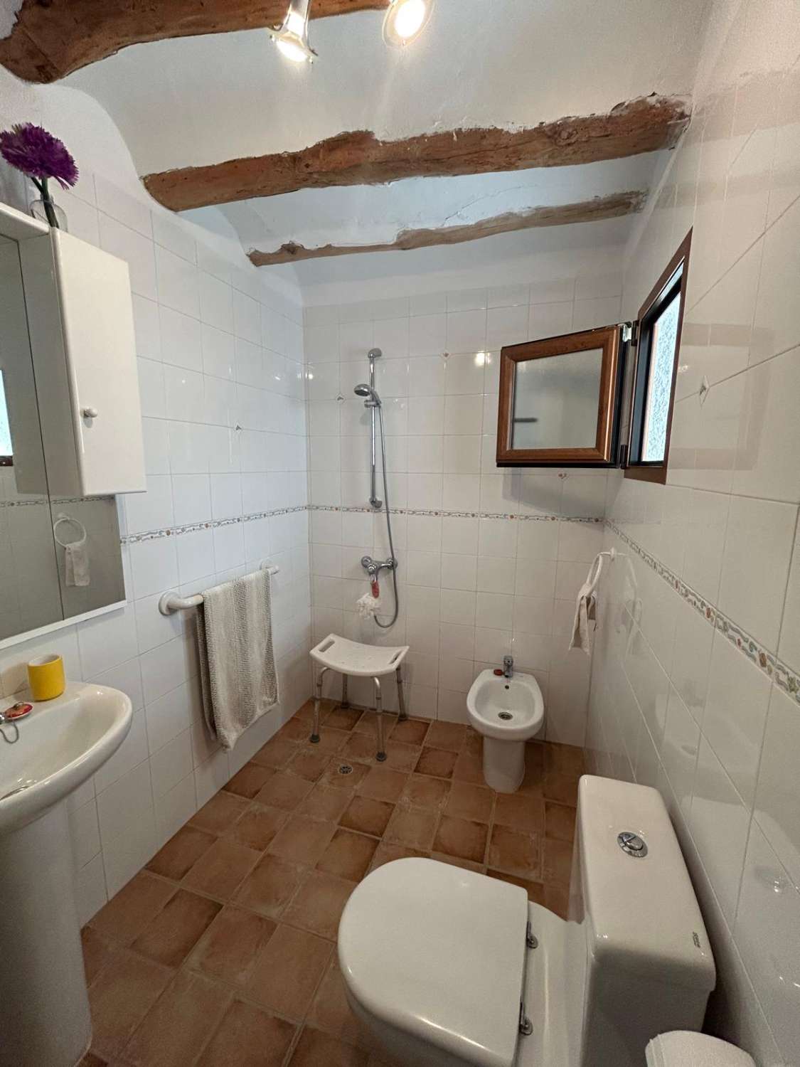 Vrijstaande woning met 3 slaapkamers en 3 badkamers, prachtig gerestaureerd