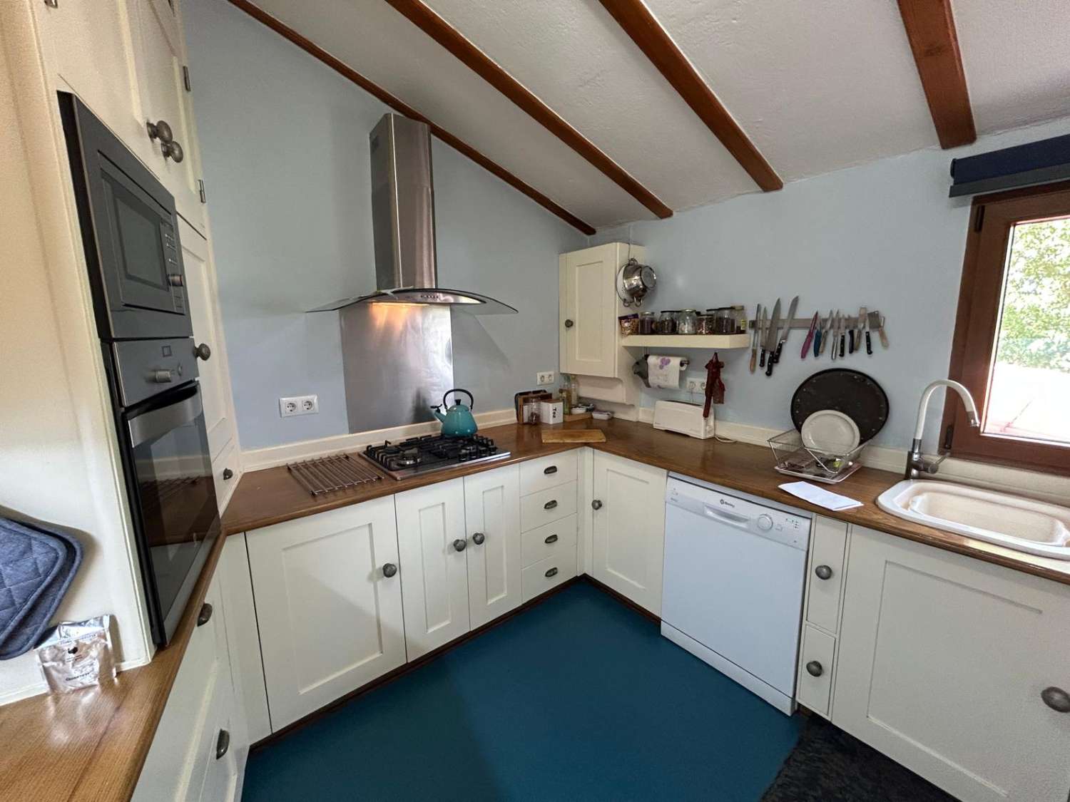 Vrijstaande woning met 3 slaapkamers en 3 badkamers, prachtig gerestaureerd
