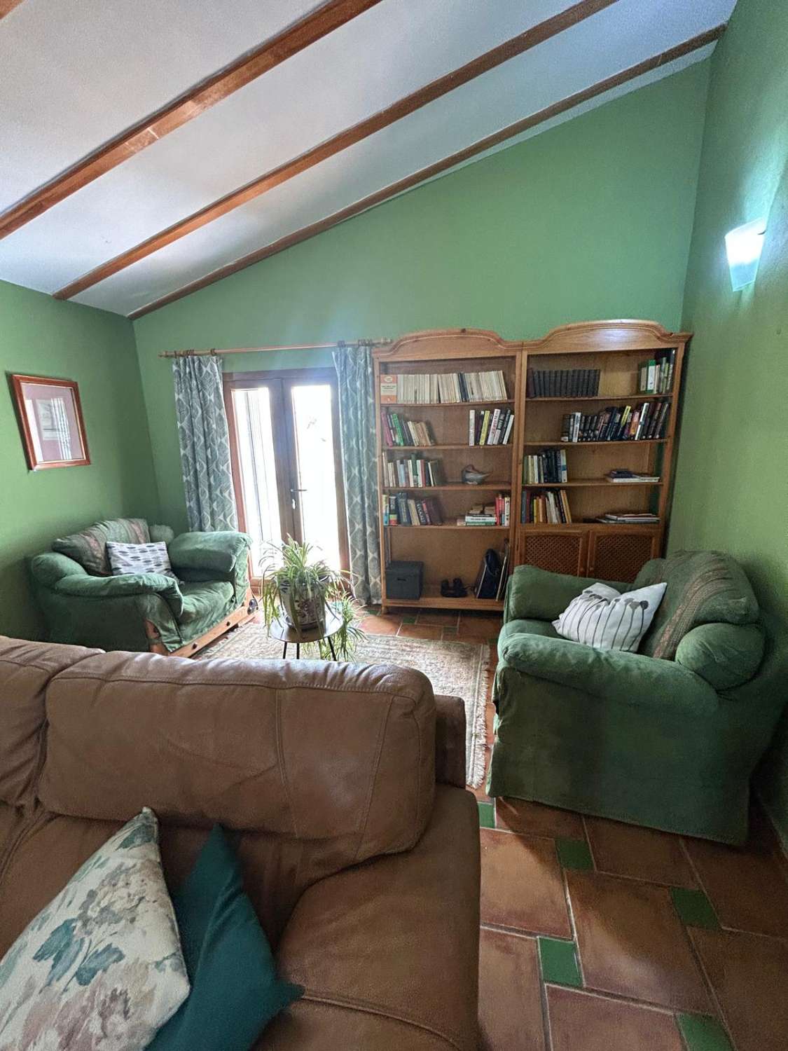 Vrijstaande woning met 3 slaapkamers en 3 badkamers, prachtig gerestaureerd