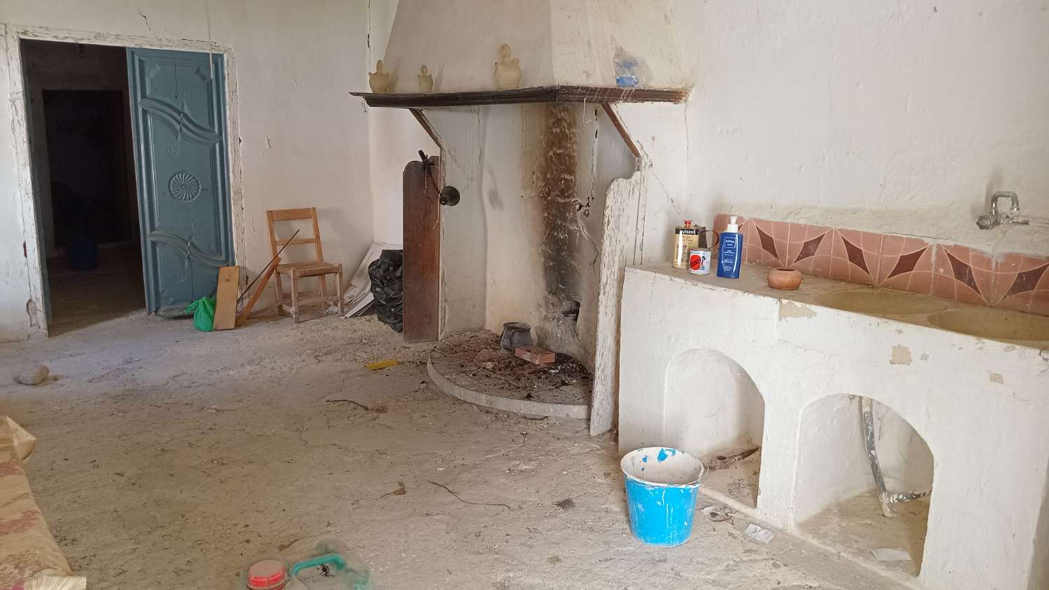 Enorme woning met 9 slaapkamers, tuin en garages
