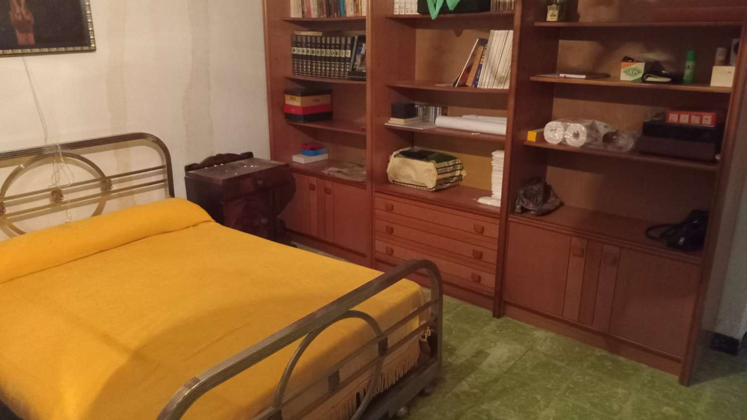Enorme woning met 9 slaapkamers, tuin en garages