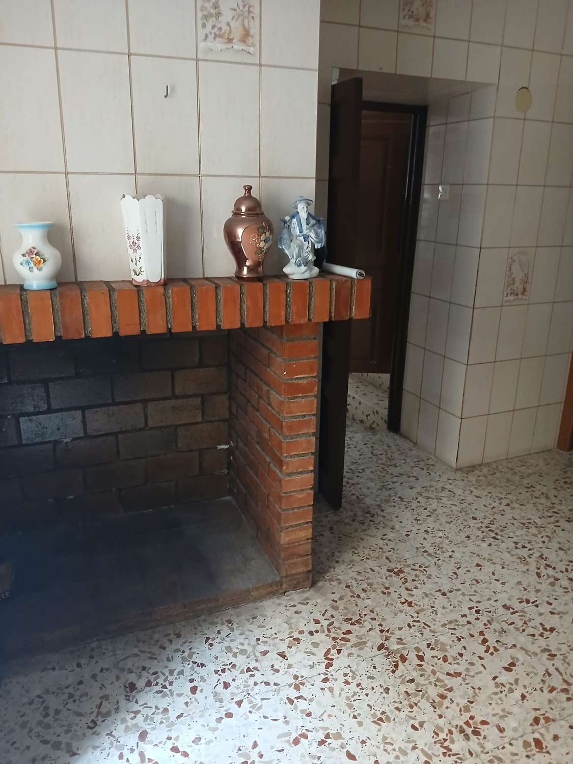 Encantadora casa de dos dormitorios en el corazón de Vélez Rubio con patio.