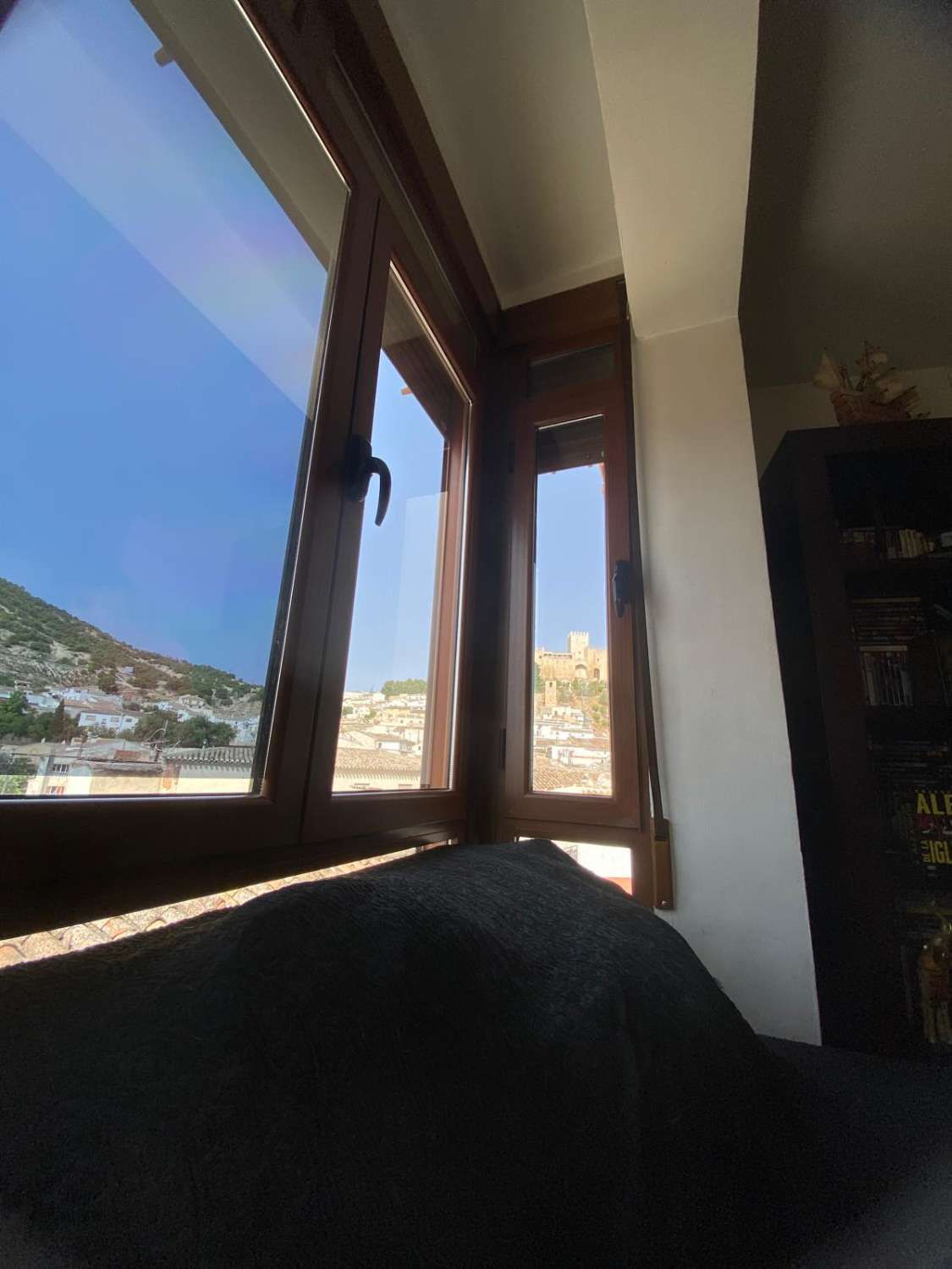 Impresionante casa  con balcones y espacio exterior en el corazón de Vélez Blanco.