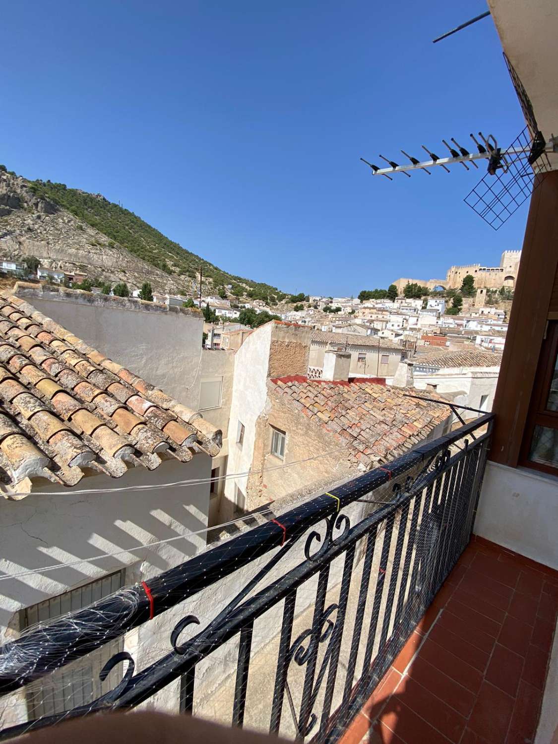 Impresionante casa  con balcones y espacio exterior en el corazón de Vélez Blanco.