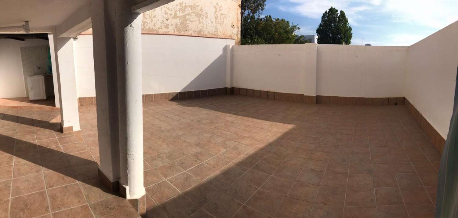 Hermosa casa totalmente renovada con patio en Vélez Rubio