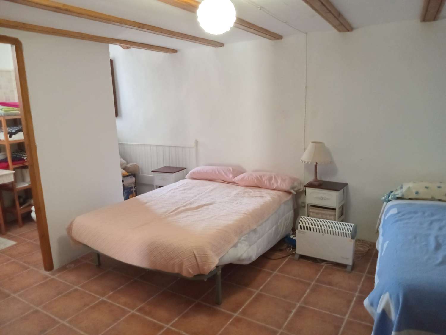 2 encantadores cortijos en el campo de Vélez Blanco con piscina.