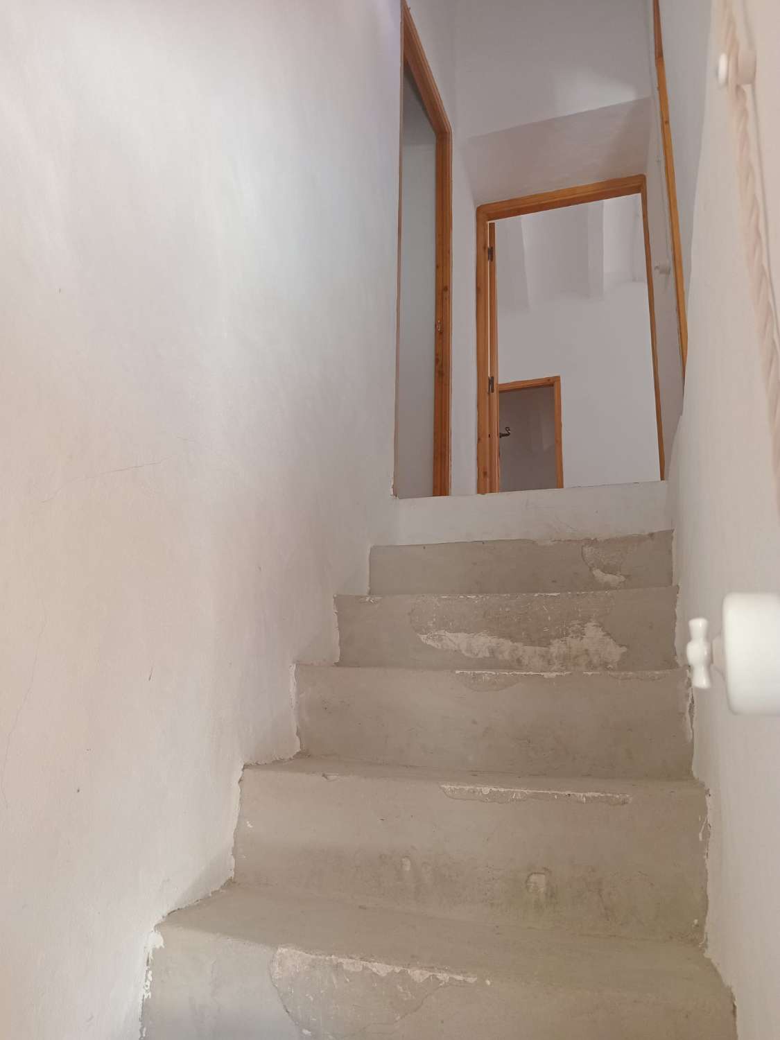 2 encantadores cortijos en el campo de Vélez Blanco con piscina.