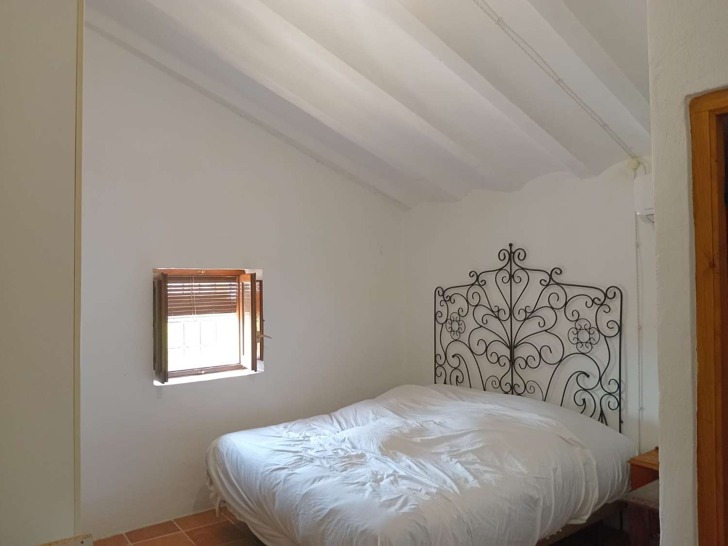 2 encantadores cortijos en el campo de Vélez Blanco con piscina.