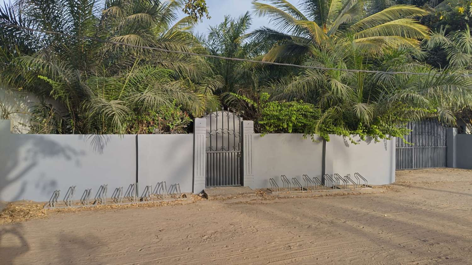 Impresionante villa de 4 dormitorios y 3 baños con piscina en Gambia, norte de África, cerca de la playa.