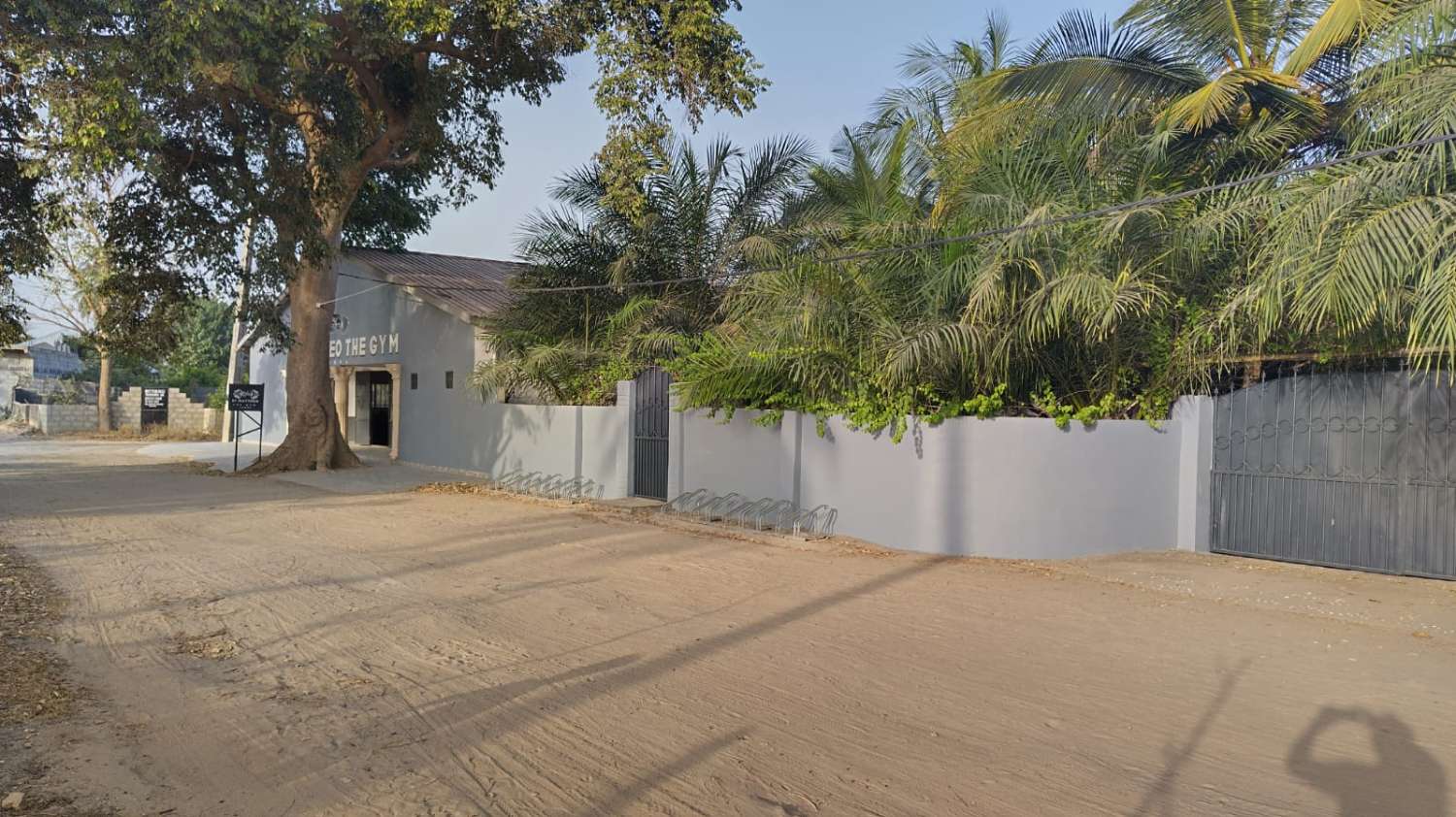 Impresionante villa de 4 dormitorios y 3 baños con piscina en Gambia, norte de África, cerca de la playa.