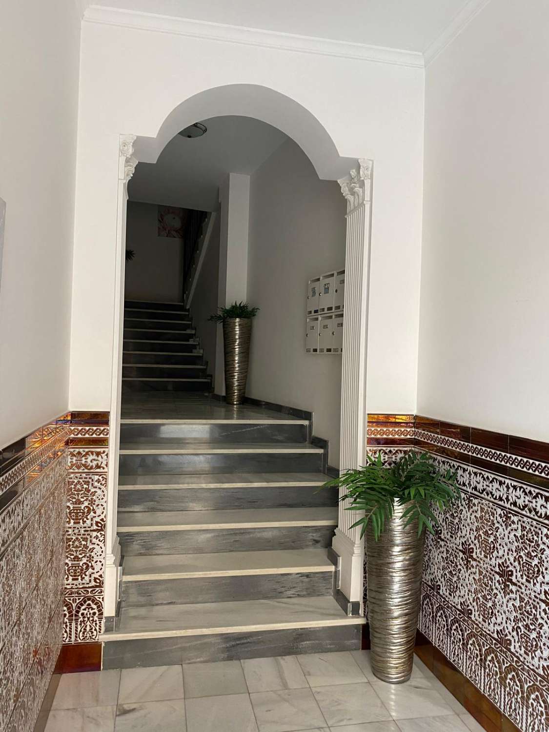 Lovely 2nd Floor Apartment, 4 beds, 2 baths, balconies, Velez Rubio