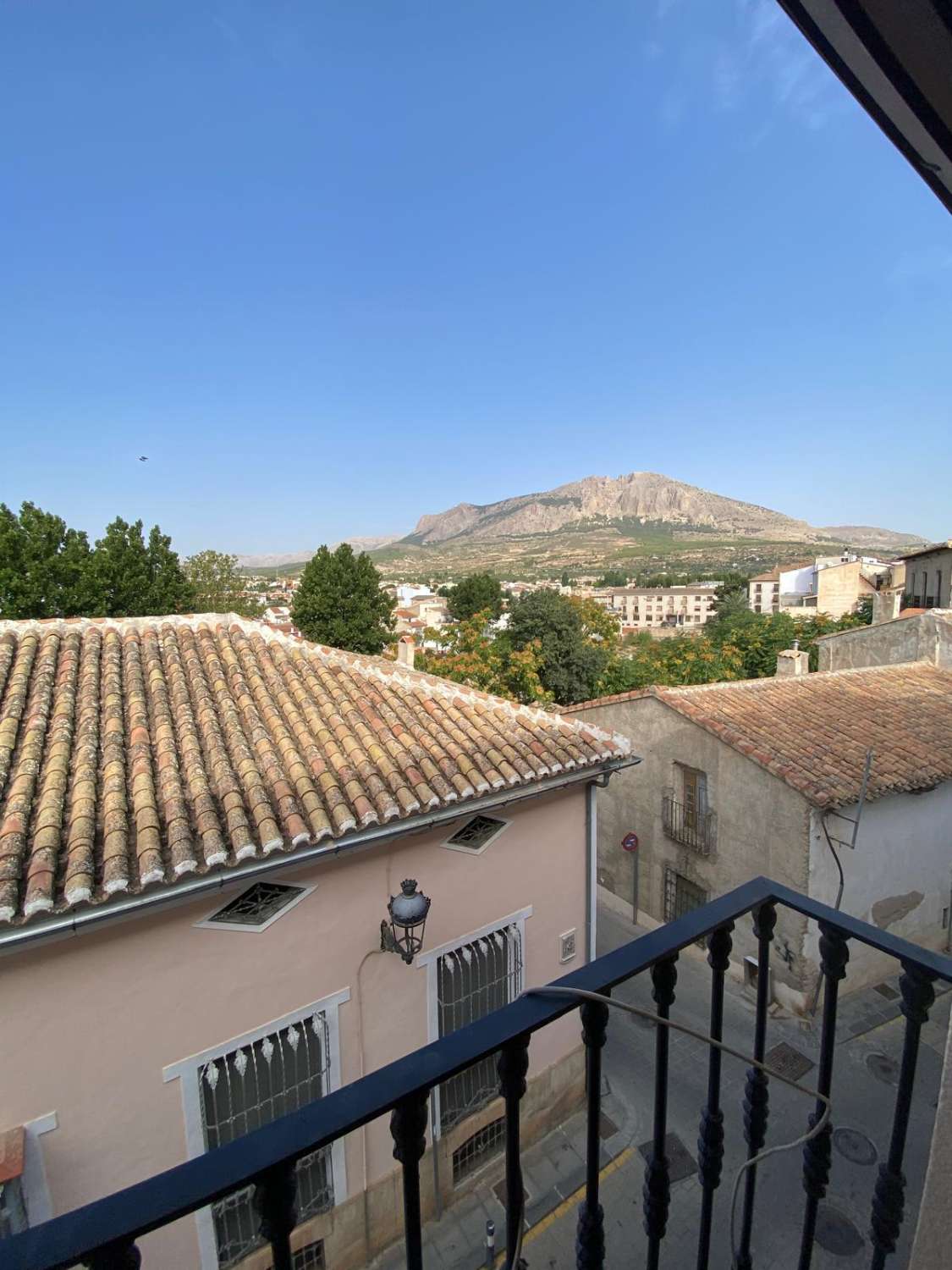 Lovely 2nd Floor Apartment, 4 beds, 2 baths, balconies, Velez Rubio