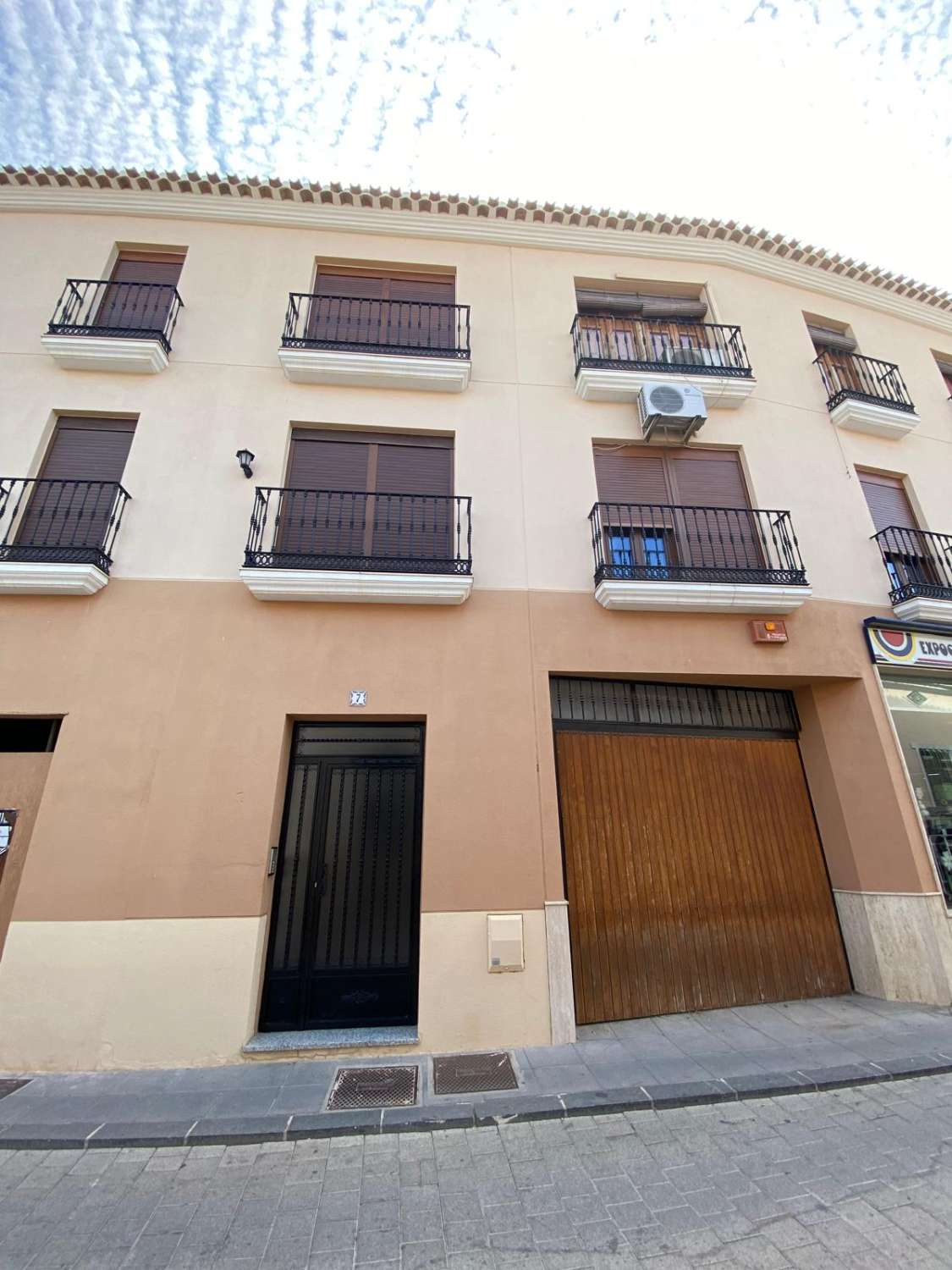 Lovely 2nd Floor Apartment, 4 beds, 2 baths, balconies, Velez Rubio