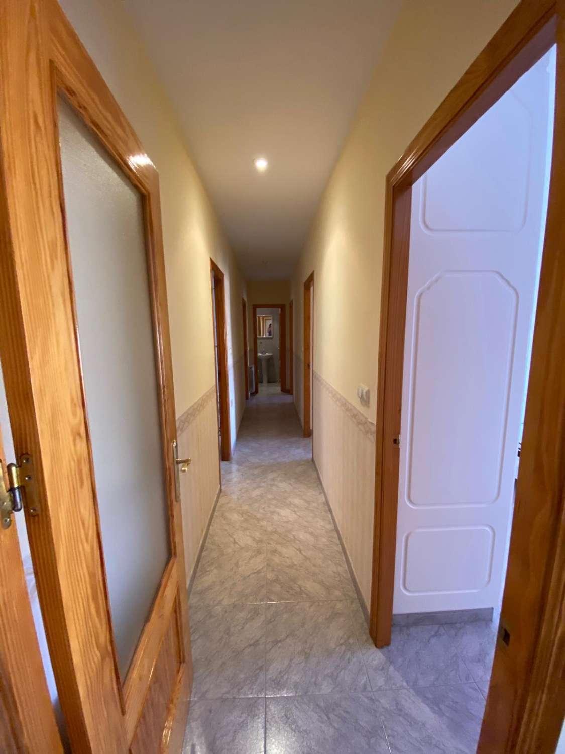 Lovely 2nd Floor Apartment, 4 beds, 2 baths, balconies, Velez Rubio