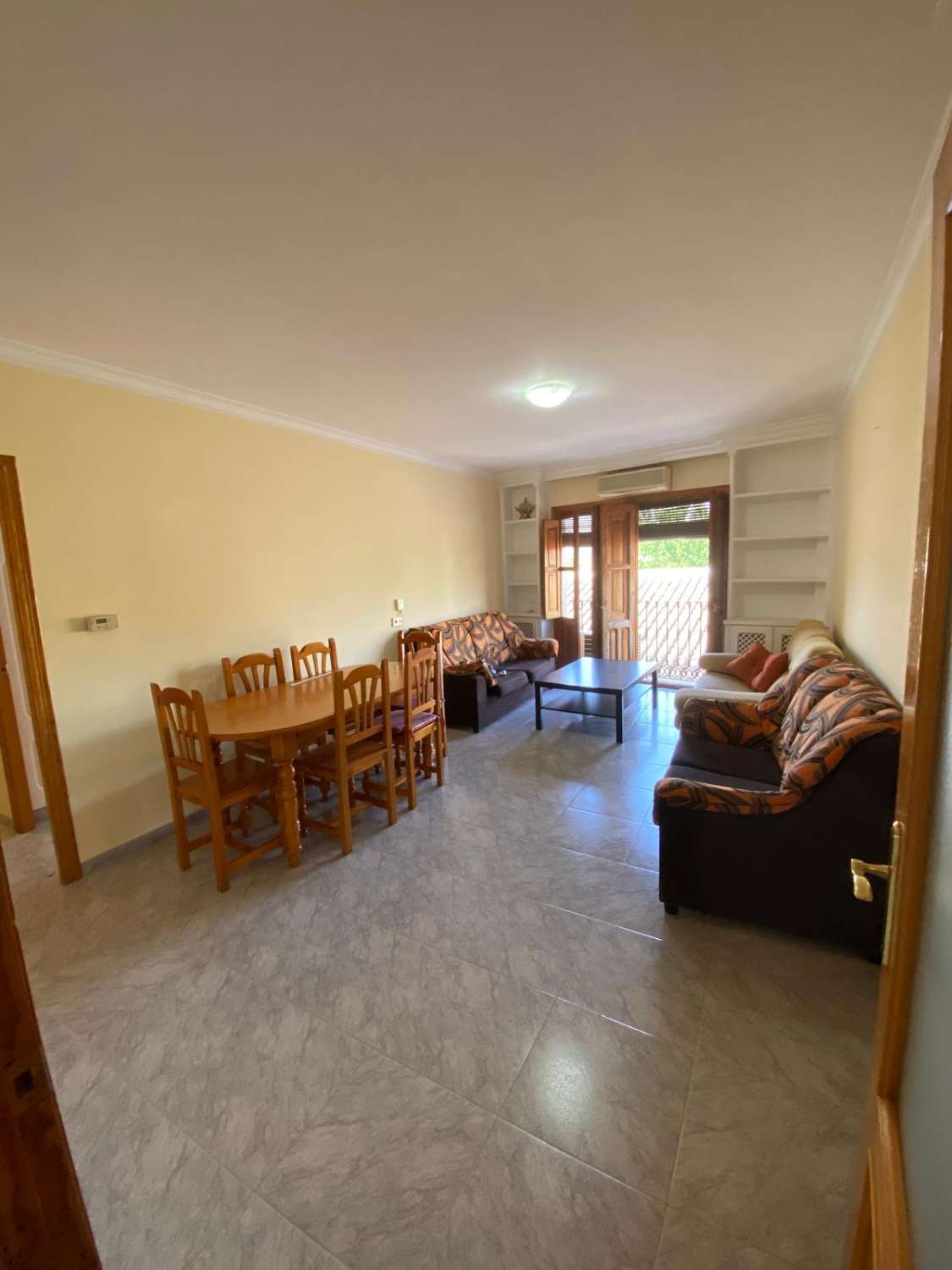 Lovely 2nd Floor Apartment, 4 beds, 2 baths, balconies, Velez Rubio
