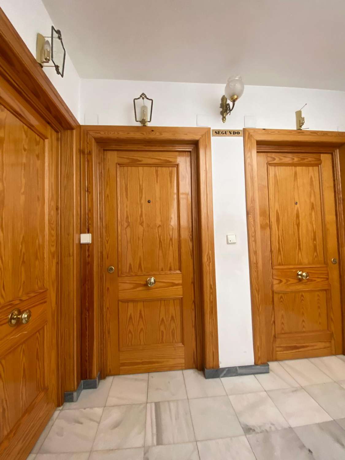 Lovely 2nd Floor Apartment, 4 beds, 2 baths, balconies, Velez Rubio