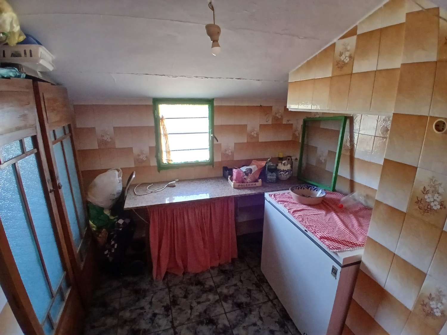 Preciosa casa en María con terreno de 388m2 y amplio garaje/taller.