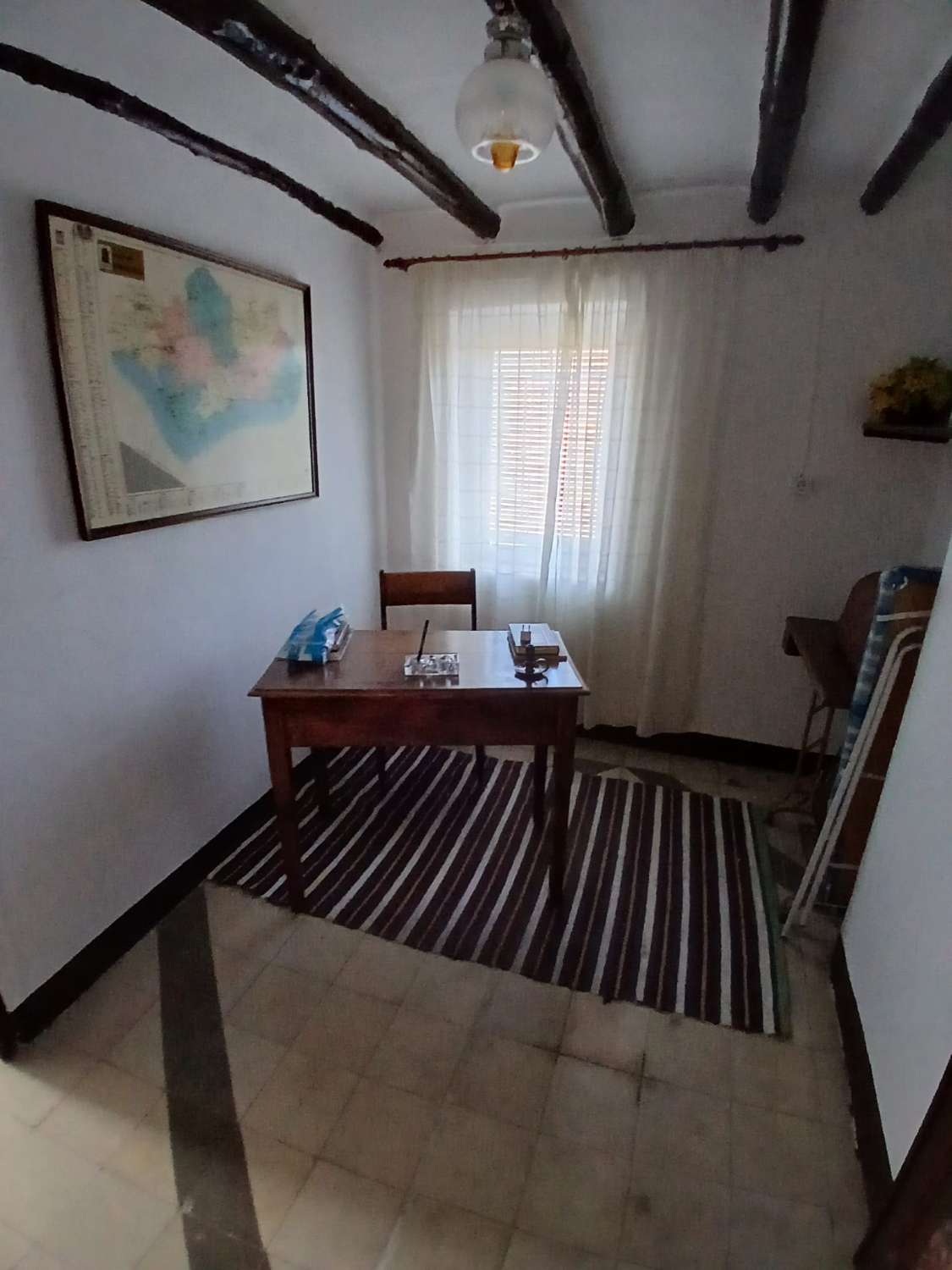 Preciosa casa en María con terreno de 388m2 y amplio garaje/taller.