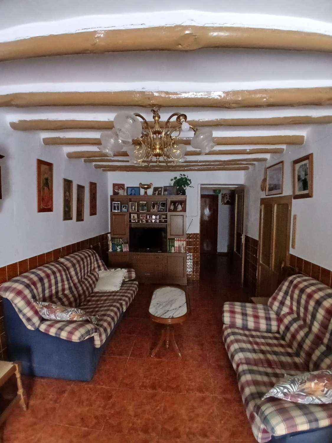 Preciosa casa en María con terreno de 388m2 y amplio garaje/taller.