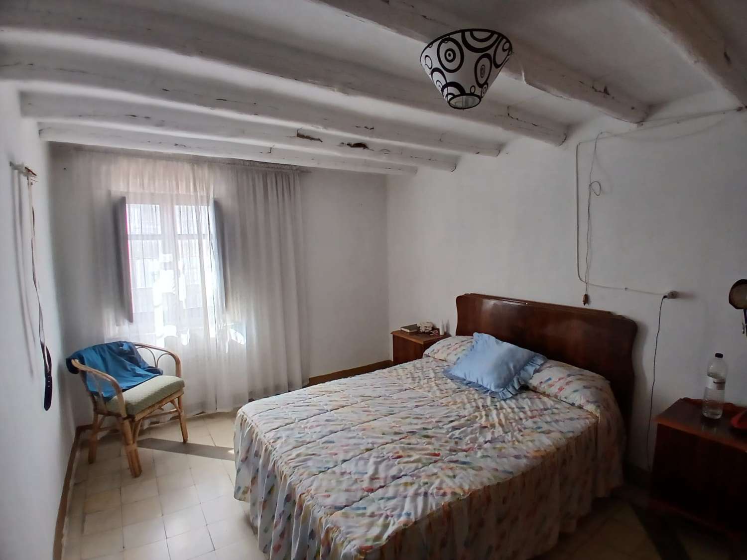 Preciosa casa en María con terreno de 388m2 y amplio garaje/taller.