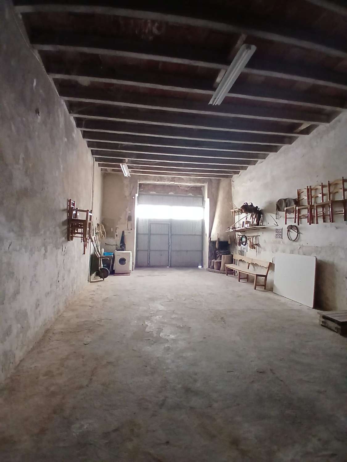 Preciosa casa en María con terreno de 388m2 y amplio garaje/taller.