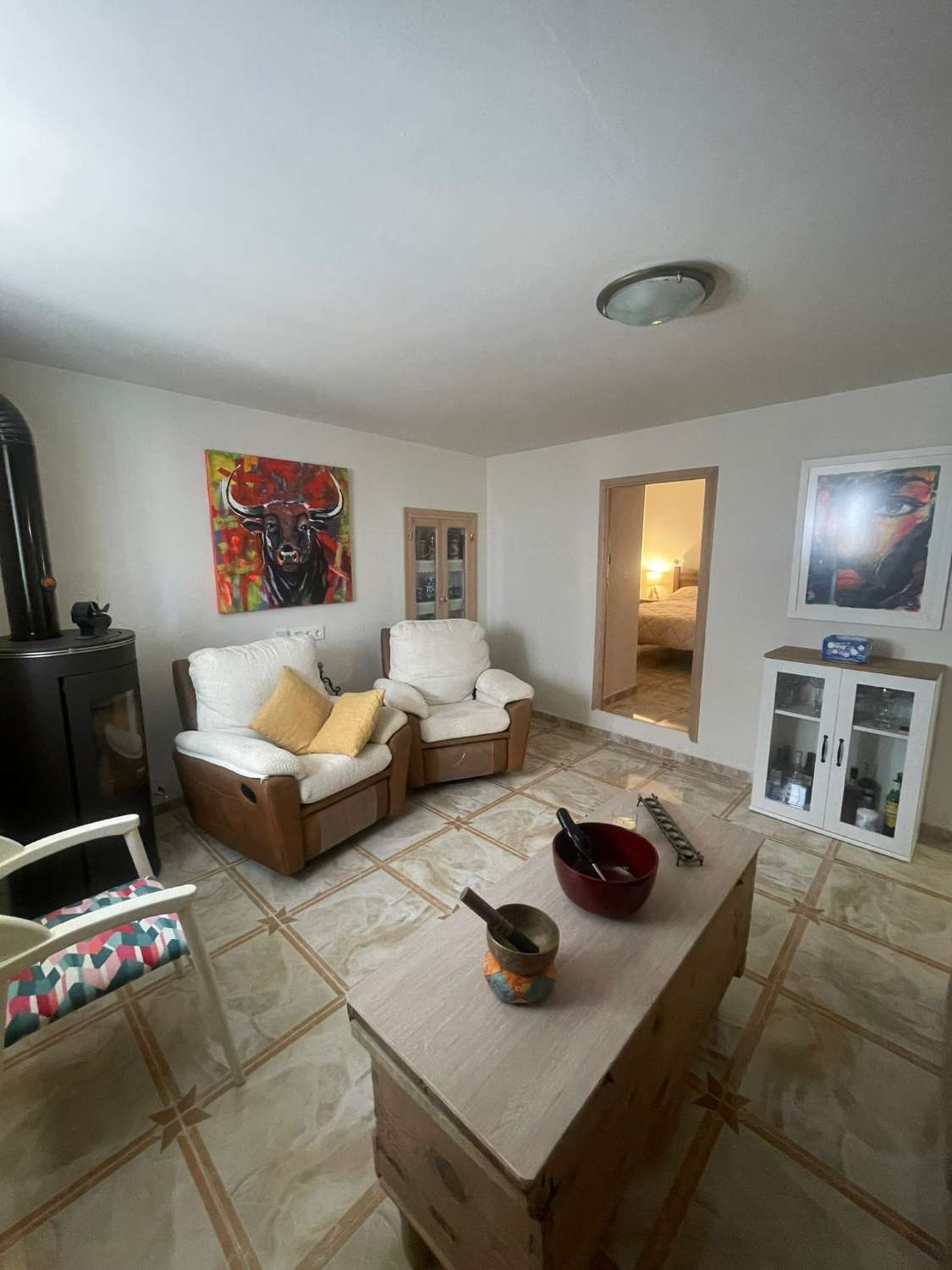 Casa adosada de 4 dormitorios bellamente modernizada con patio en Vélez Blanco