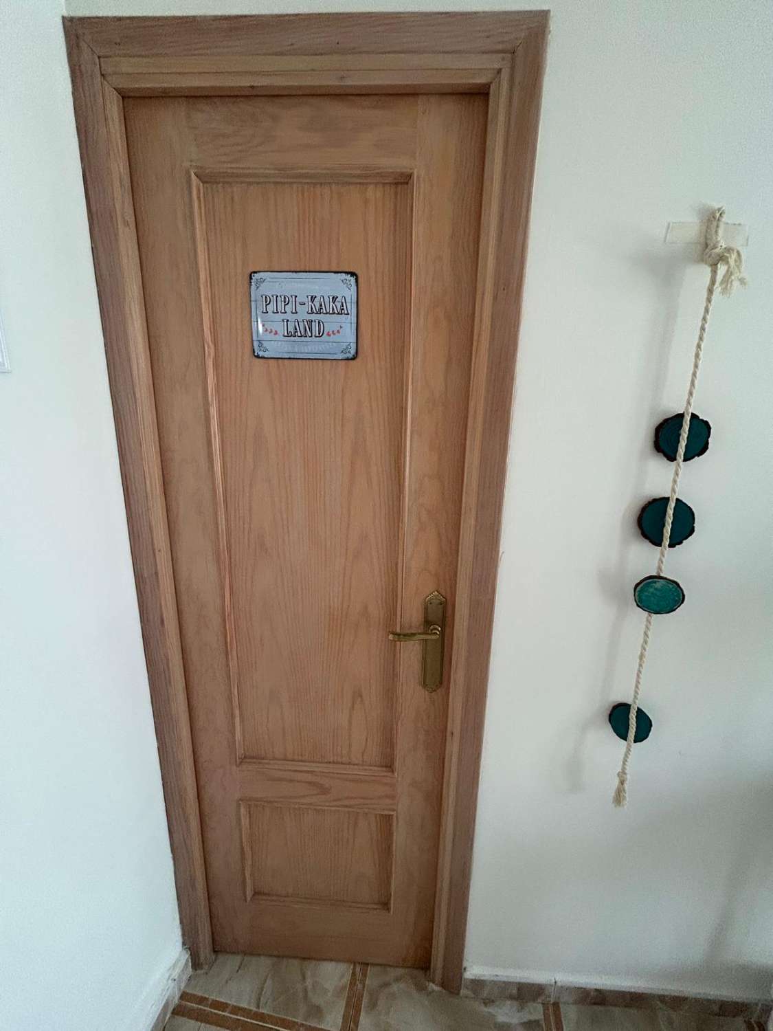 Casa adosada de 4 dormitorios bellamente modernizada con patio en Vélez Blanco