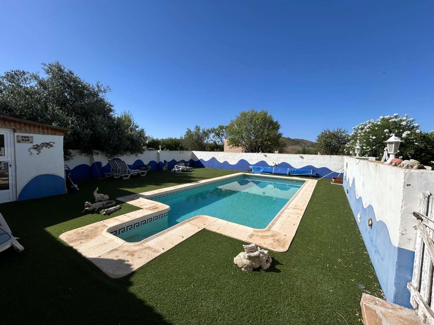 Impresionante villa con piscina y terreno en la codiciada zona de Oria