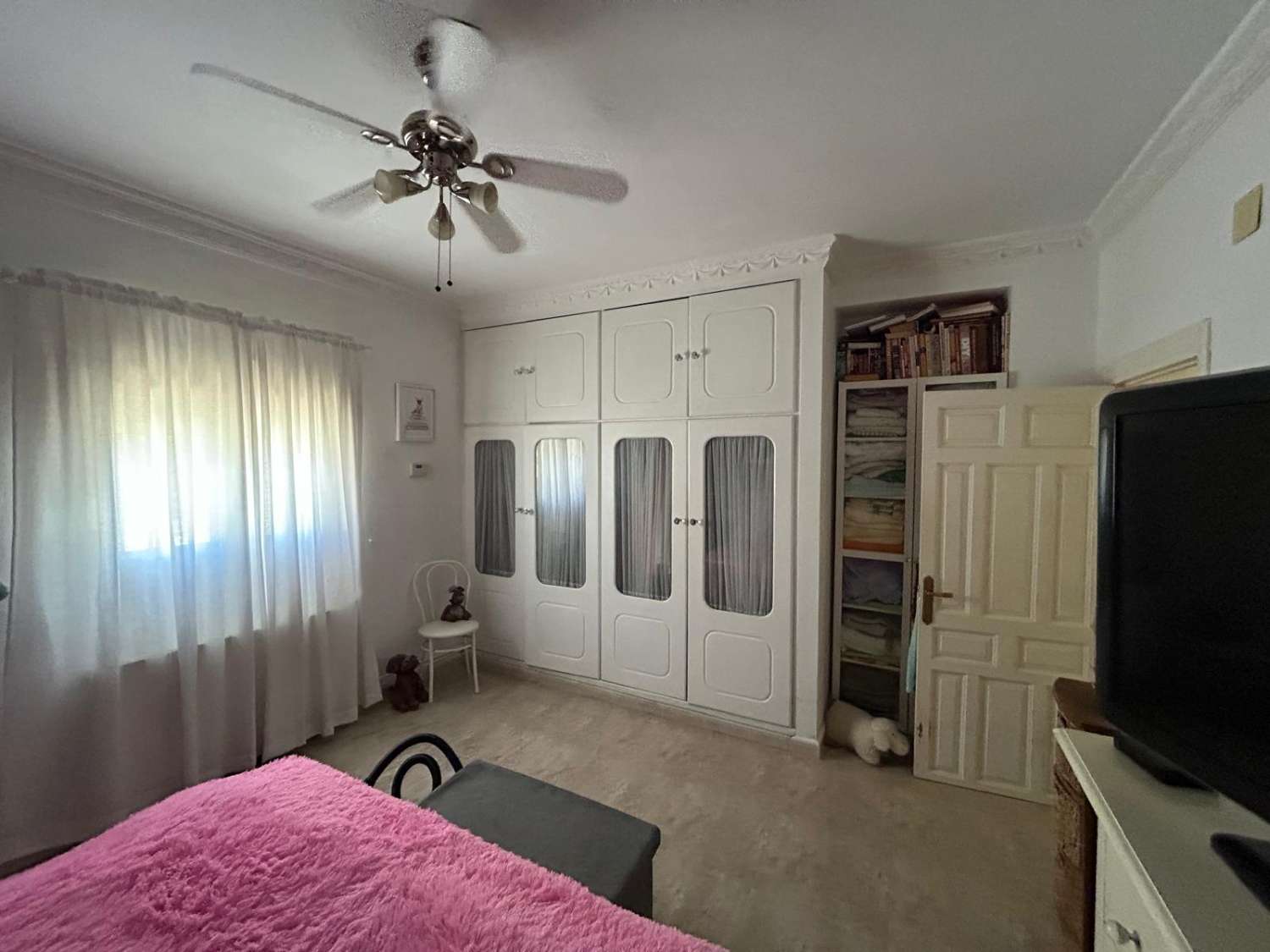 Impresionante villa con piscina y terreno en la codiciada zona de Oria