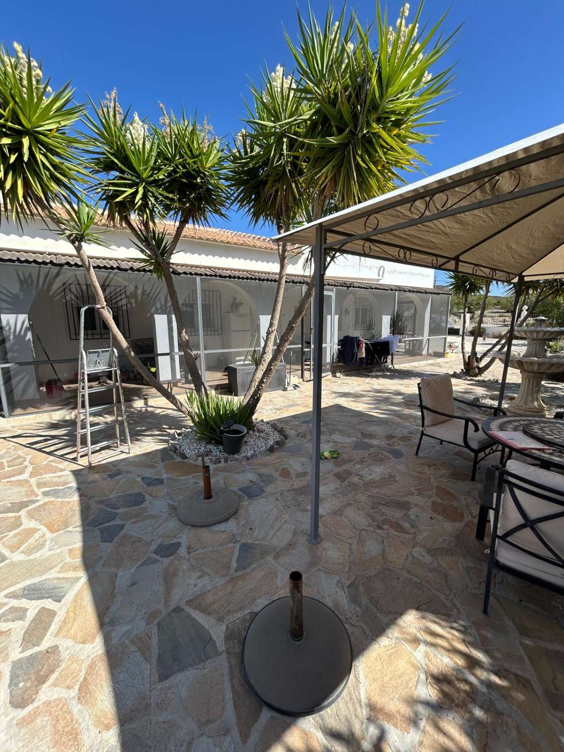 Impresionante villa con piscina y terreno en la codiciada zona de Oria