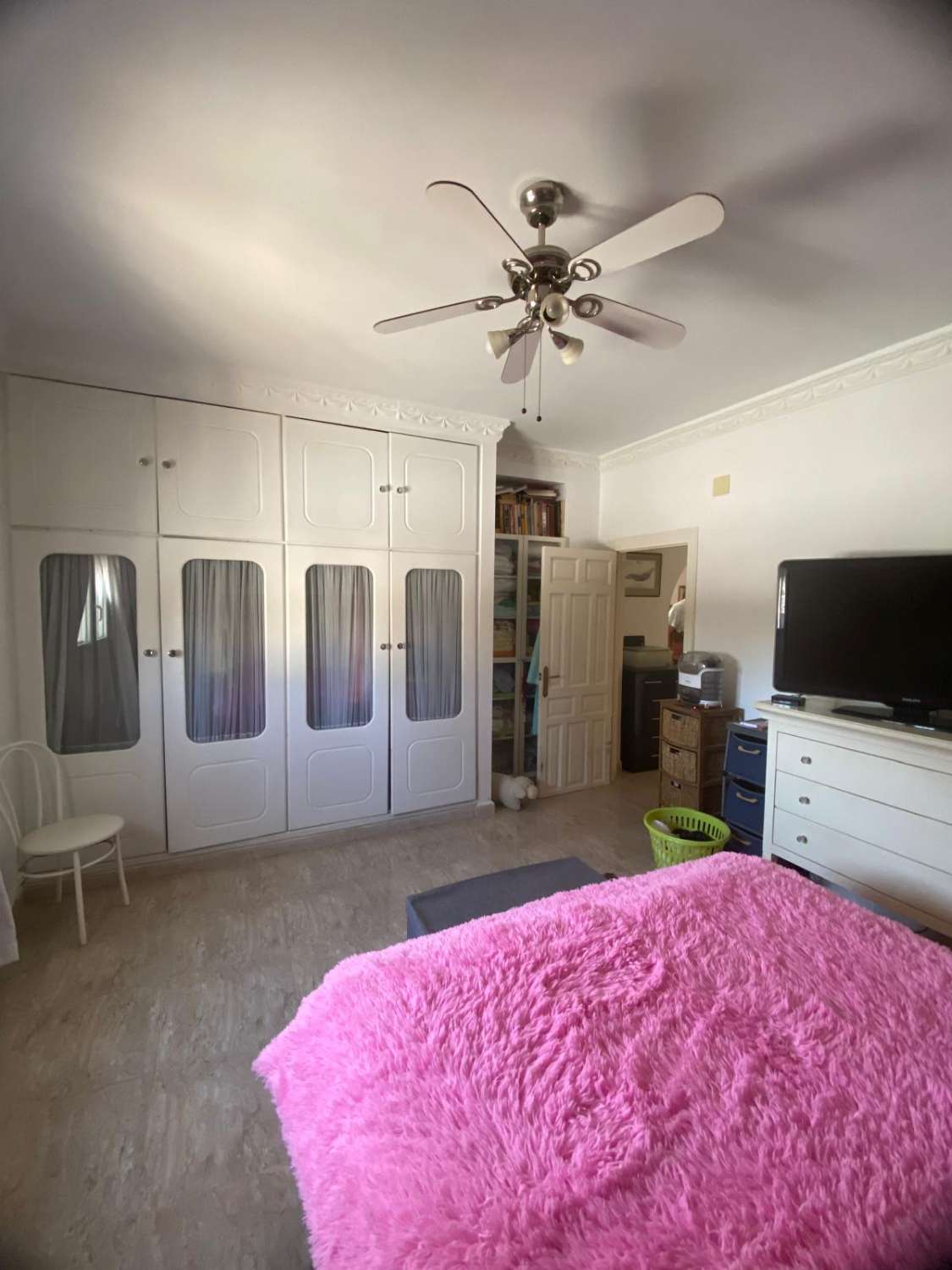 Impresionante villa con piscina y terreno en la codiciada zona de Oria