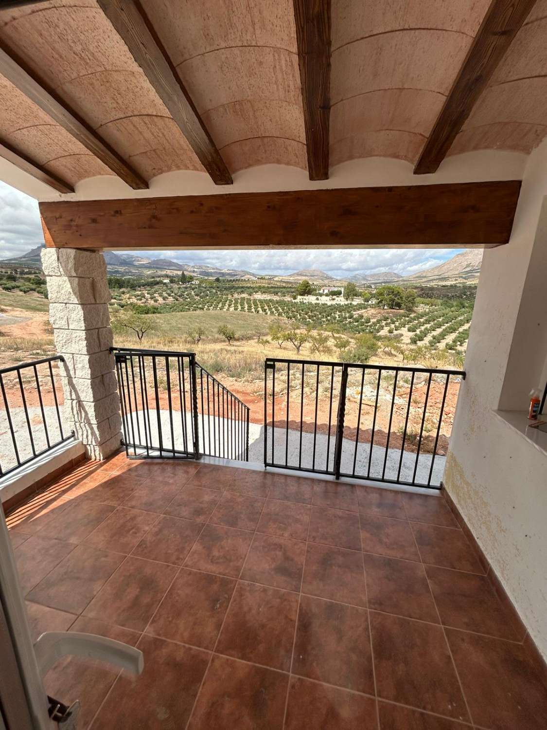 Casa nueva de 4 dormitorios y 3 baños en el Piar.