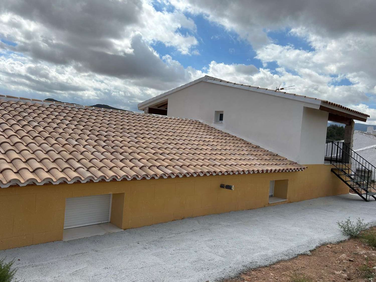 Casa nueva de 4 dormitorios y 3 baños en el Piar.