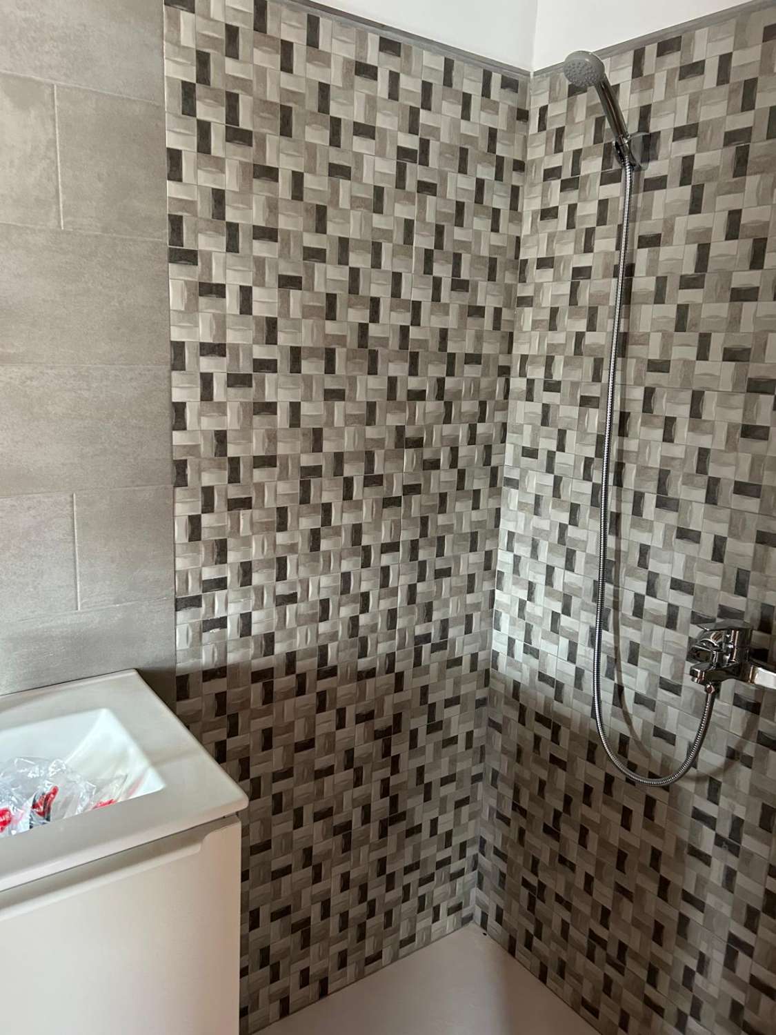 Casa nueva de 4 dormitorios y 3 baños en el Piar.