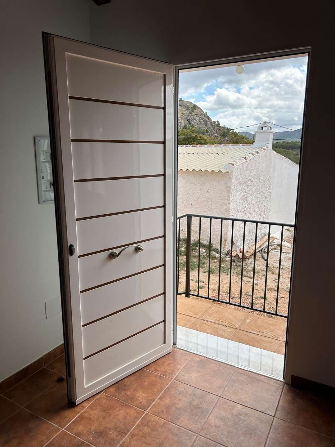 Casa nueva de 4 dormitorios y 3 baños en el Piar.