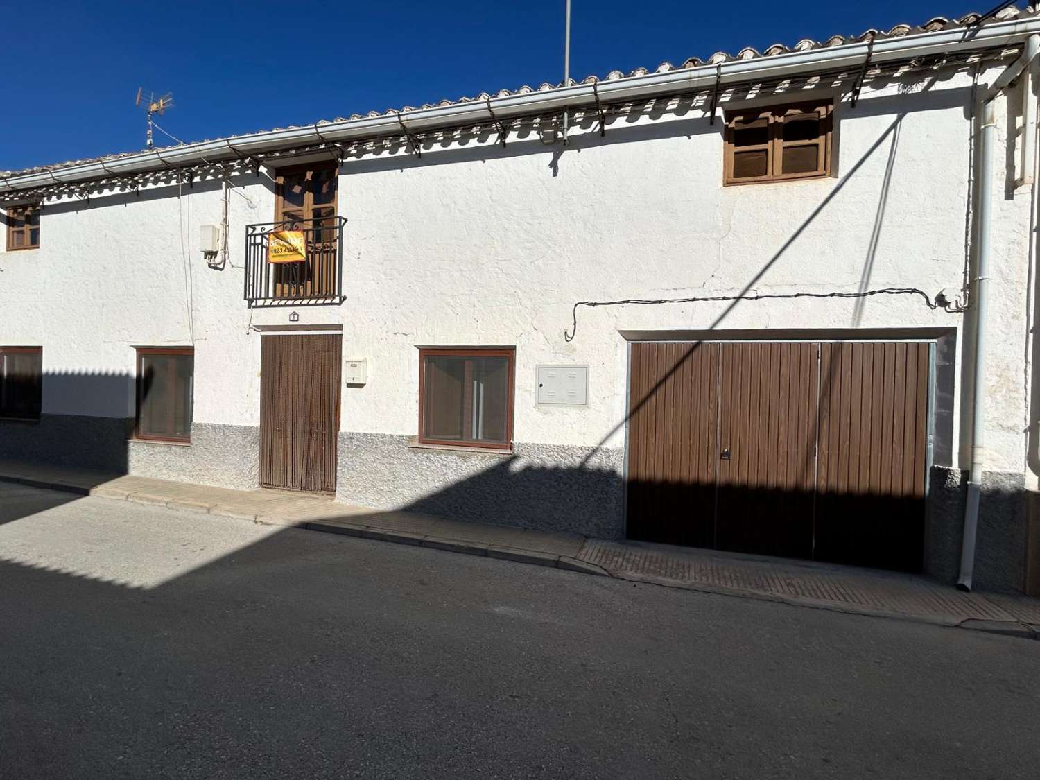 Casa en Chirivel - 2 casas en una con garaje y espacio exterior