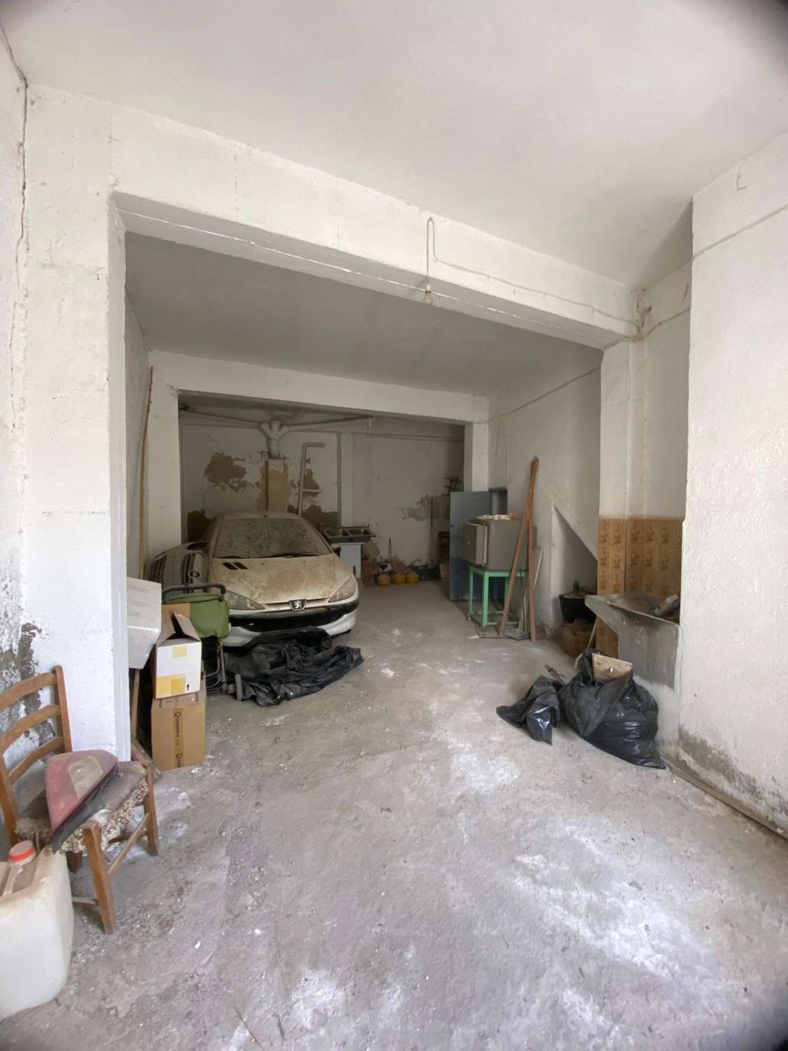 2 grandes casas unidas en 1 con garaje